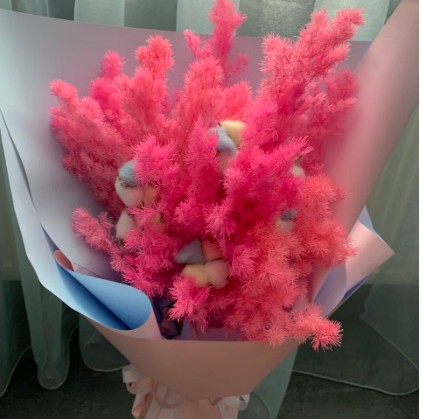 

Букет из стабилизированных цветов h 50 cm