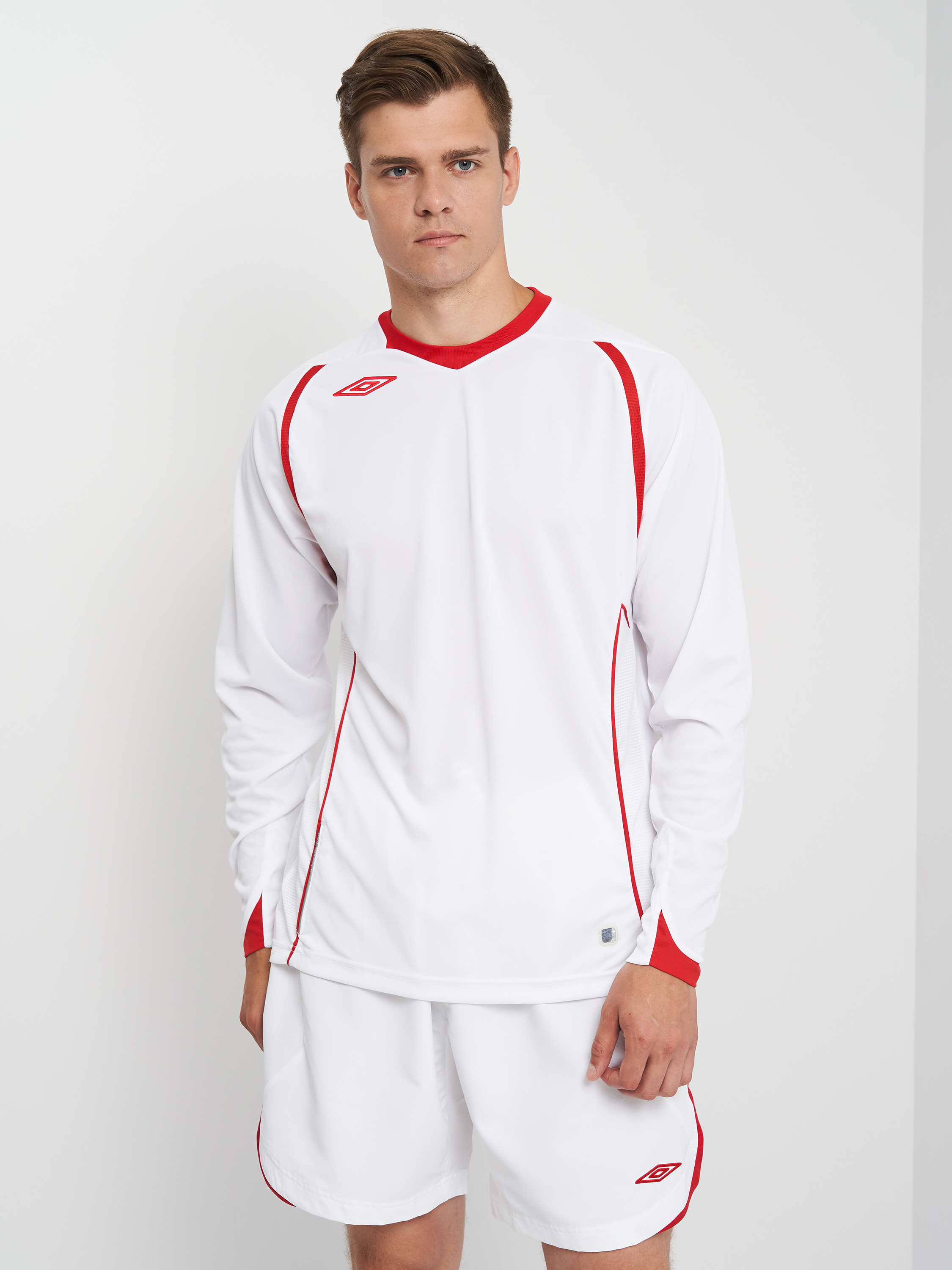

Спортивный лонгслив Umbro Albatross Jersey L/S 112108122  Белый, Спортивный лонгслив Umbro Albatross Jersey L/S 112108122 XL Белый
