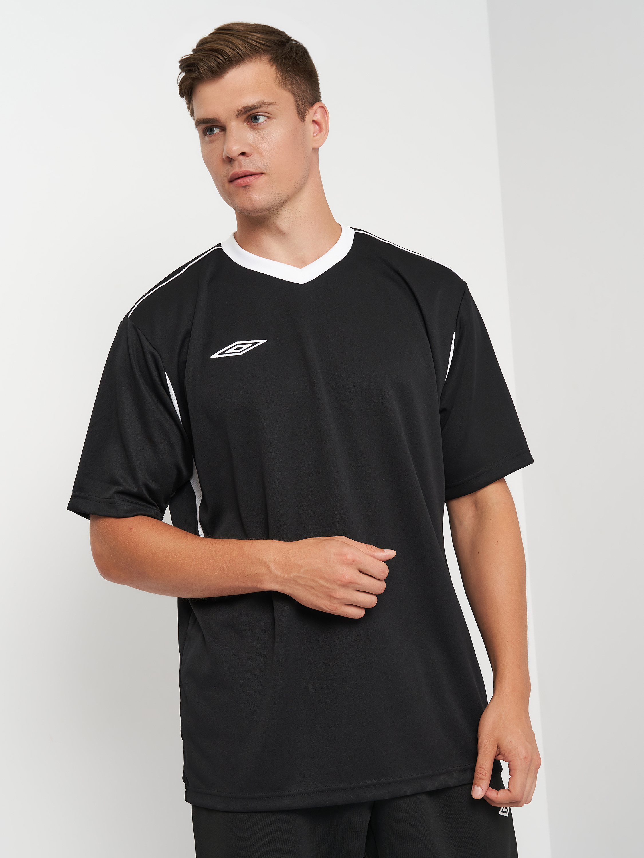 

Футболка Umbro Scarlett Jersey S/S U91157090 XL Черная
