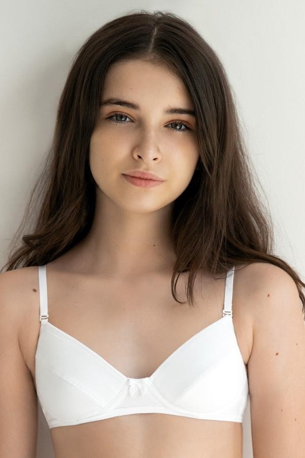 

Подростковый бескаркасный бюстгальтер 1701/4 Maya white от Jasmine белый 70ВВ