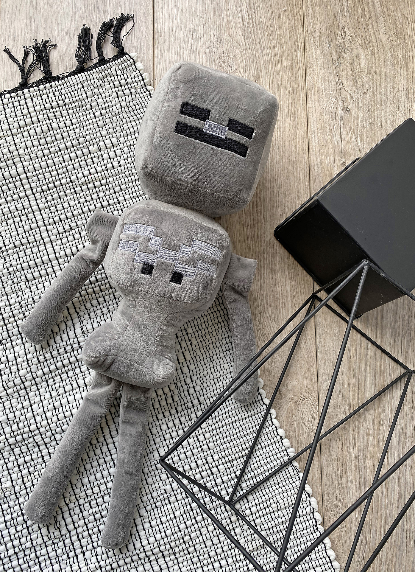 

Мягкая плюшевая игрушка Boxi Minecraft Скелет Серый 60 см