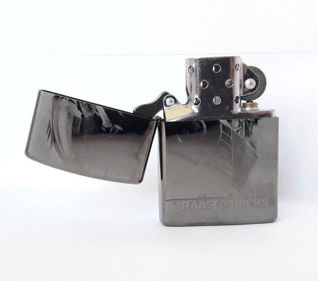 

Зажигалка ZIPPO Бензиновая (Transformers) (2251)