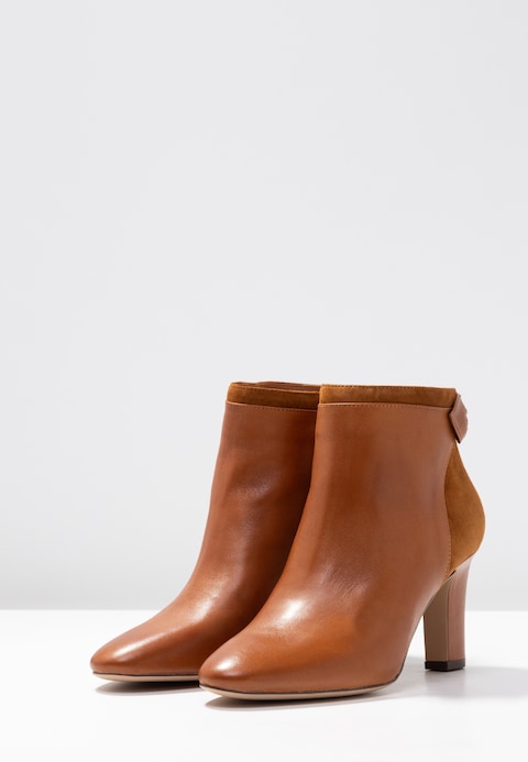 

Ботильоны Ralph Lauren Breanne Bootie Whiskey размер 36 стелька 23 см коричневый (SW-0268)