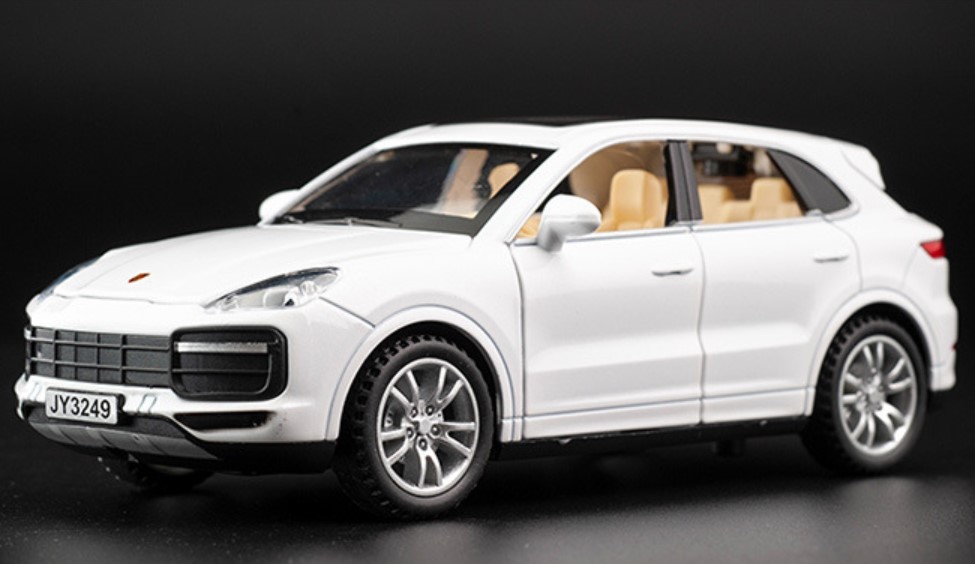 

Модель автомобиля Porcshe Cayenne Turbo 1:32 внедорожник, звук и свет белый