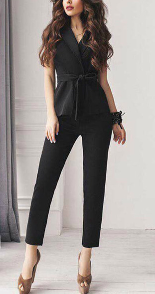 

Fashions • Костюм Луиза Fashions 44 черный (К417-лб)