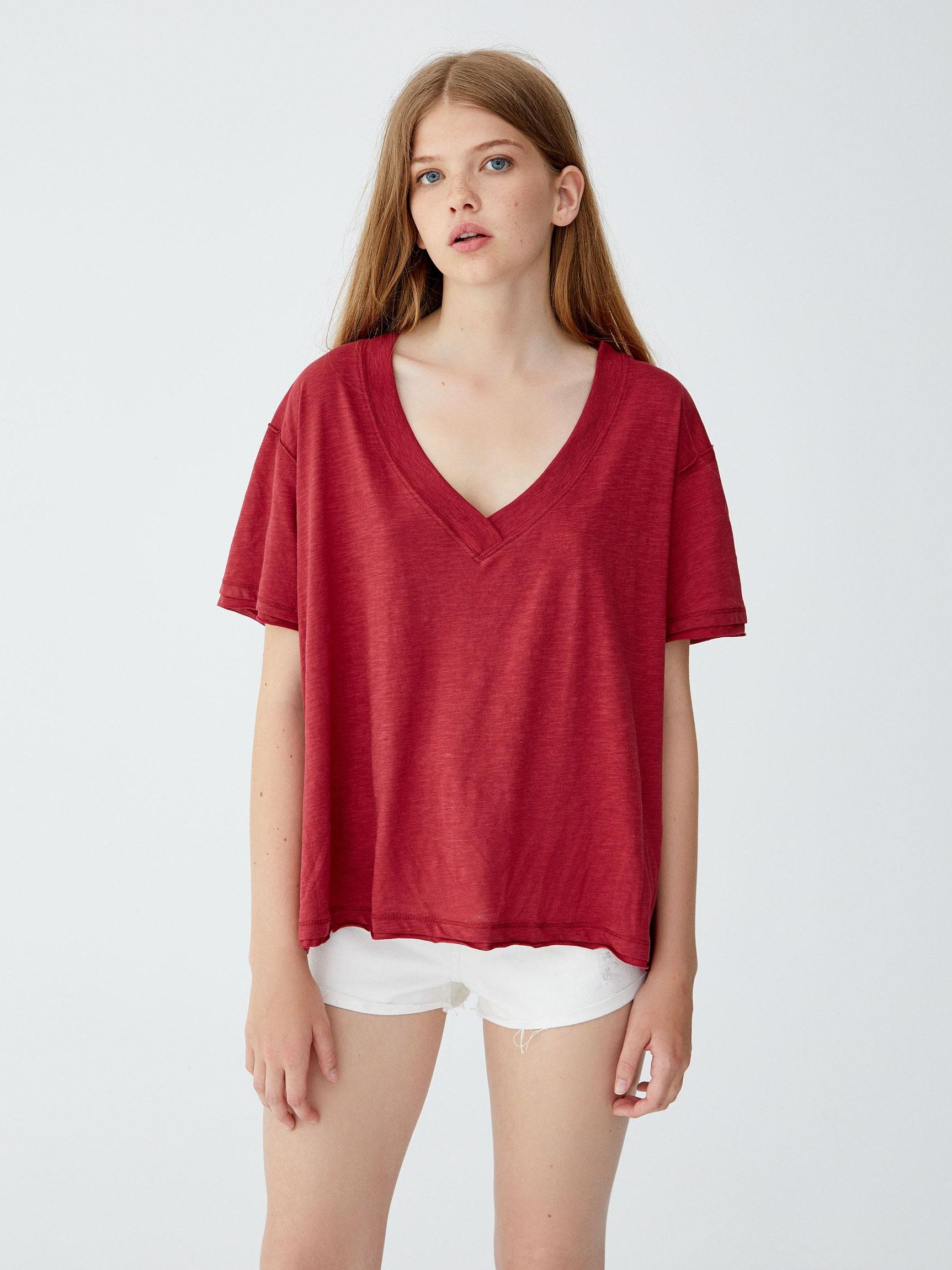 

Футболка Pull & Bear 9231/352/605-ACUK M Бордовая