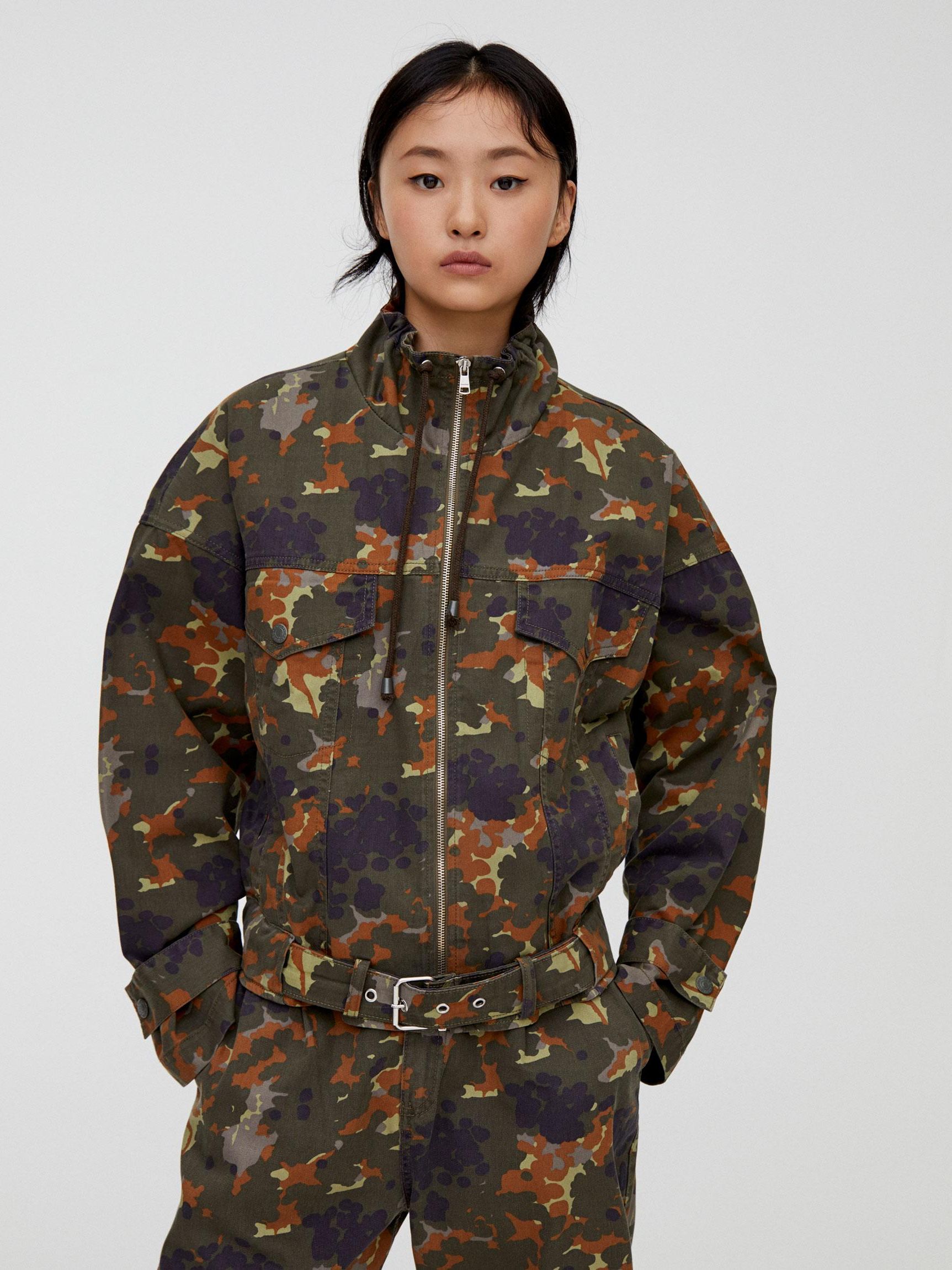 

Ветровка Pull & Bear 9714/355/533-AAED M/L Милитари