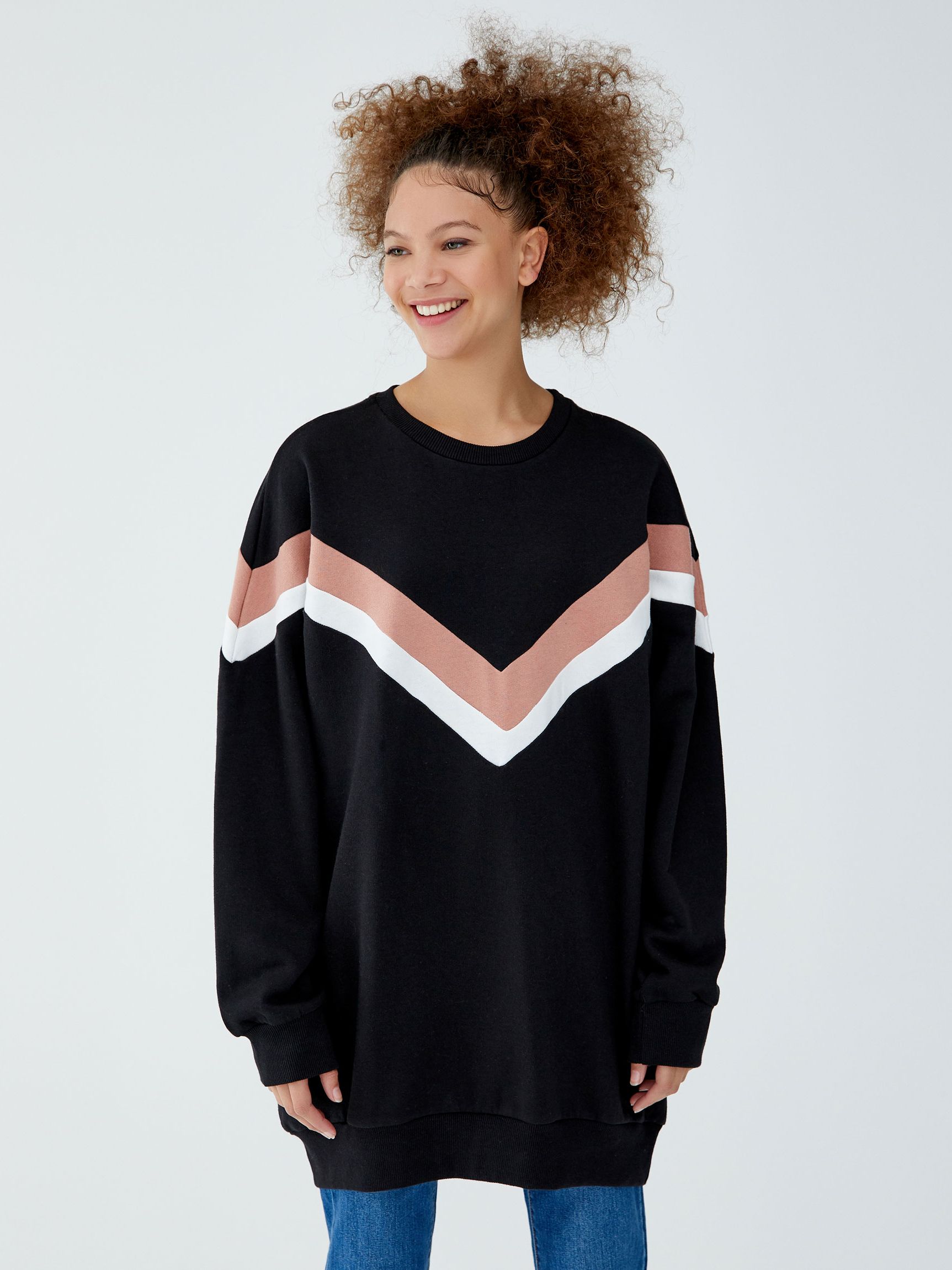 

Свитшот Pull & Bear 9393/367/800 S Черный