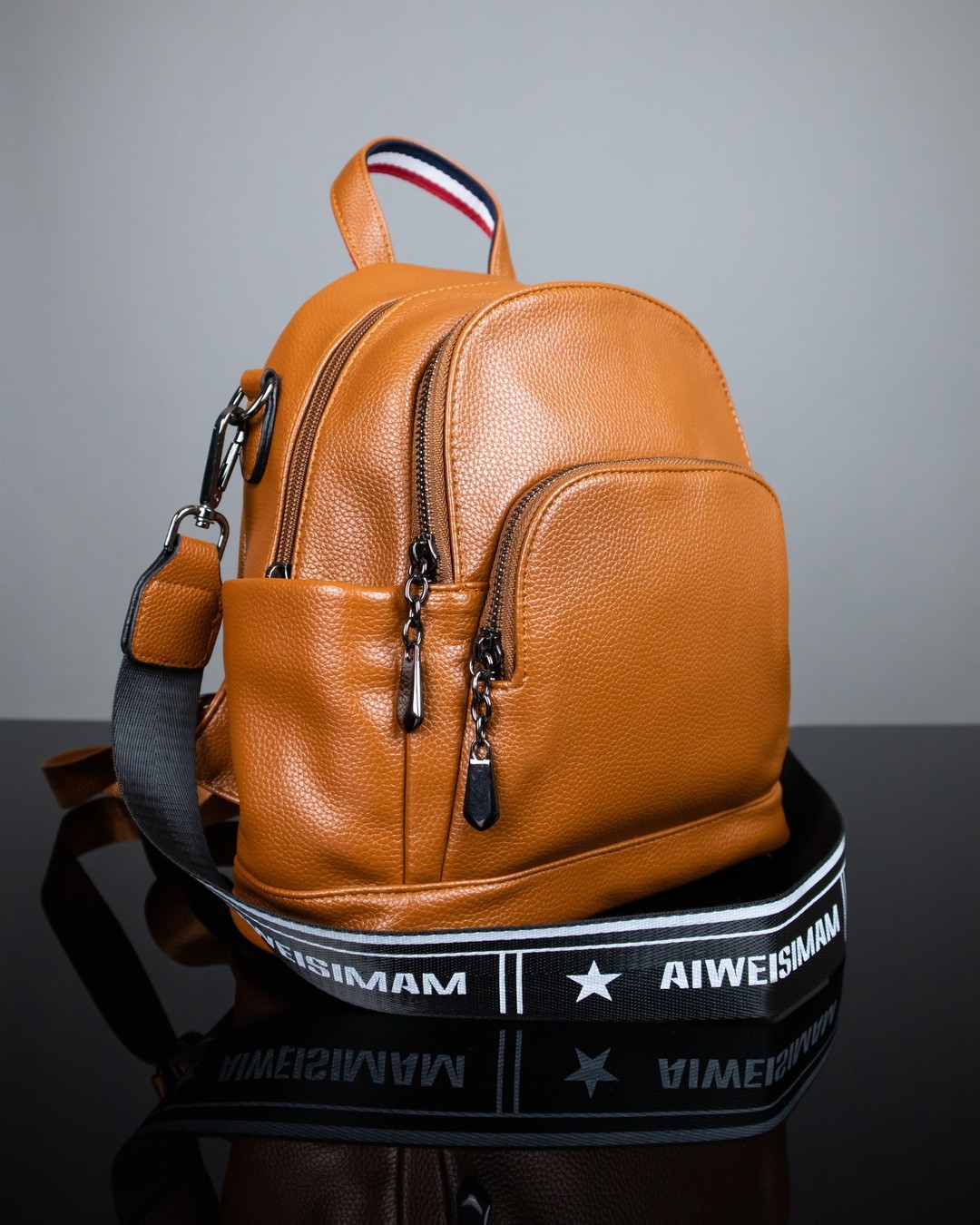 

Женский рюкзак AIWEISIMAN I1038 коричневый