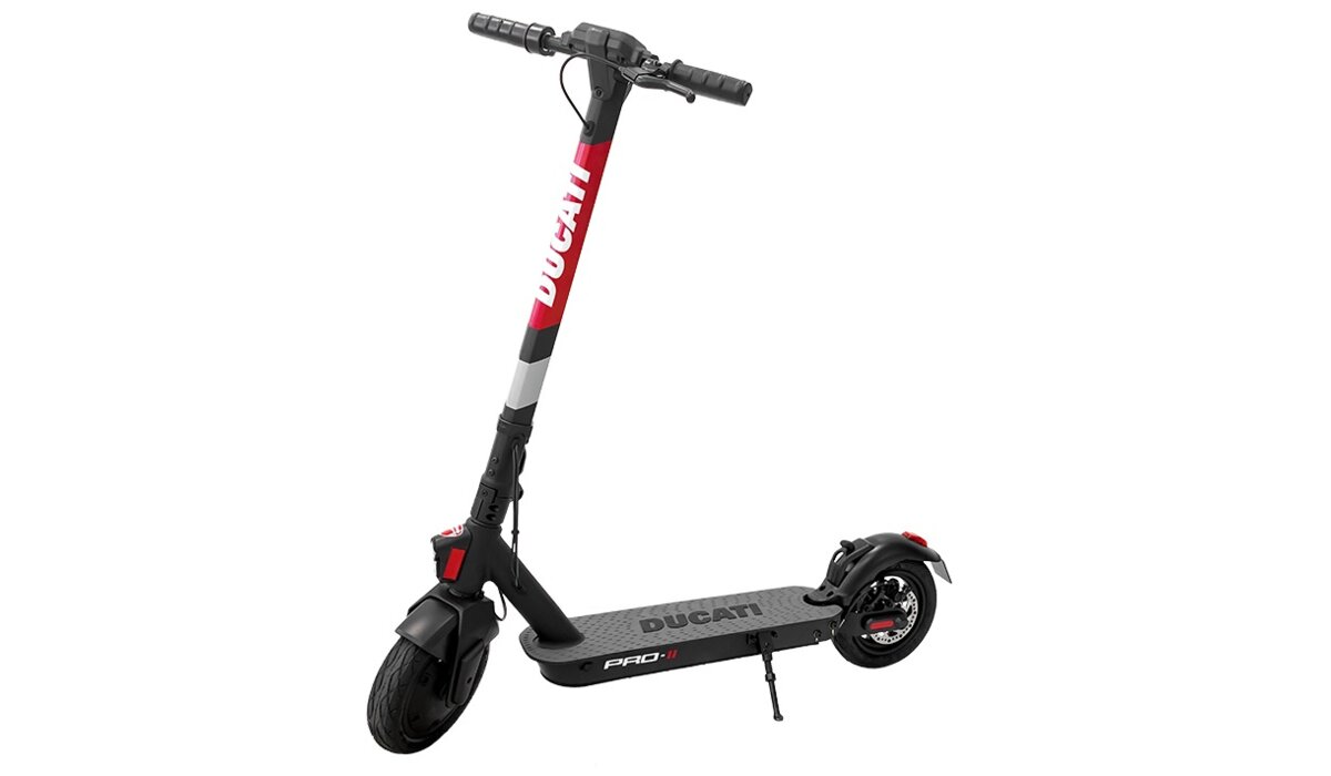 

Электросамокат Ducati Pro II Black/Red