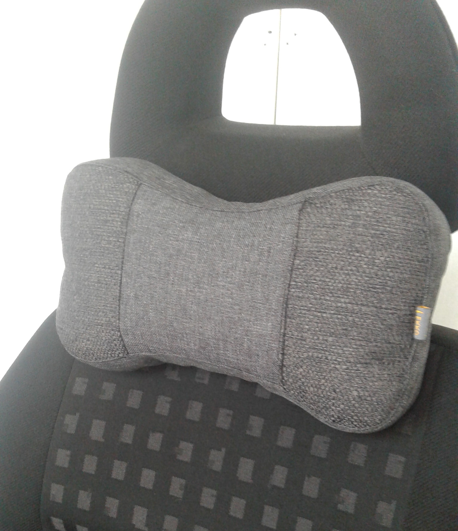 

Трехсекционная подушка EKKOSEAT на подголовник автокресла (под шею и голову). Ортопедическая. Серая.