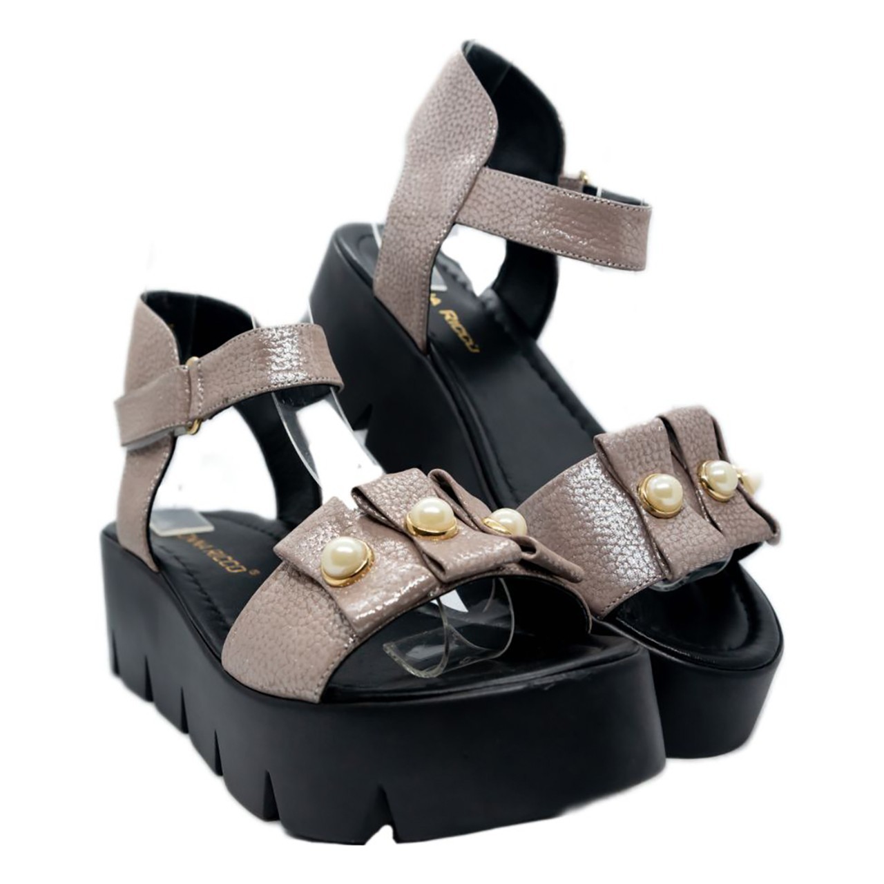 

Босоножки Donna Ricco 26647 36 золотистые