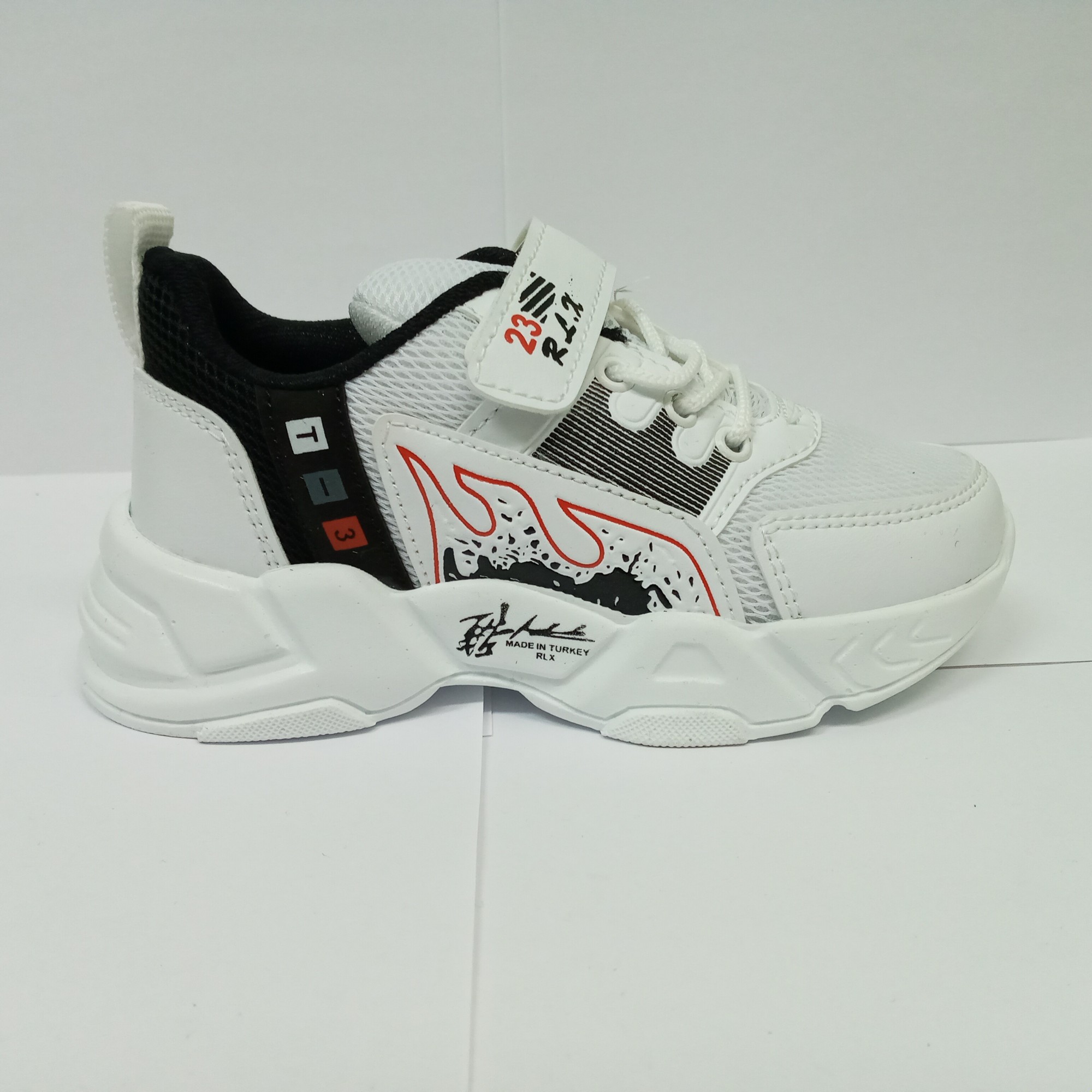 

Кроссовки для мальчиков RLX KIDS 30 (18,5 см) белые с черным 2092