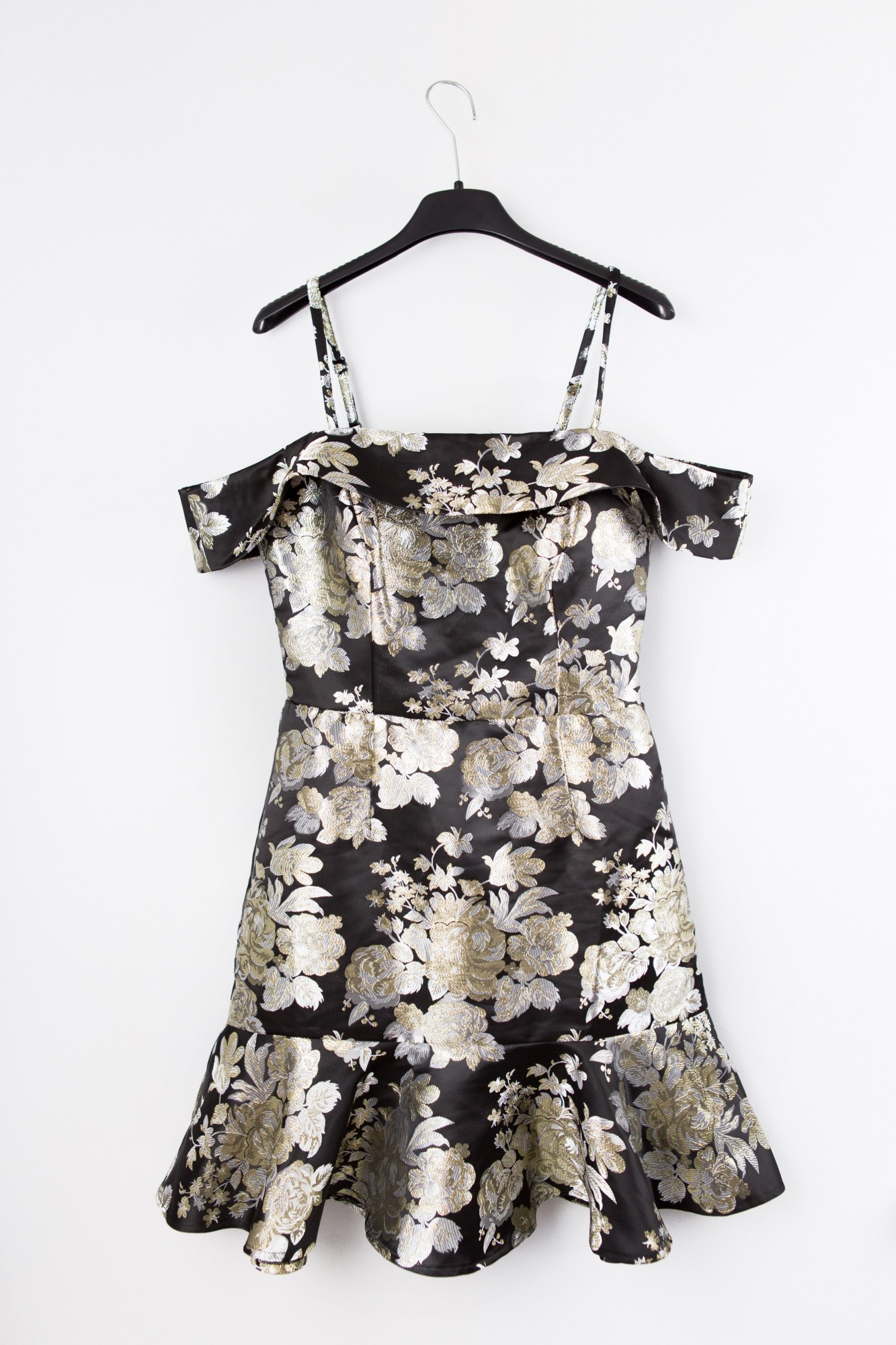 

Платье Lipsy 38 черный 4008321213383