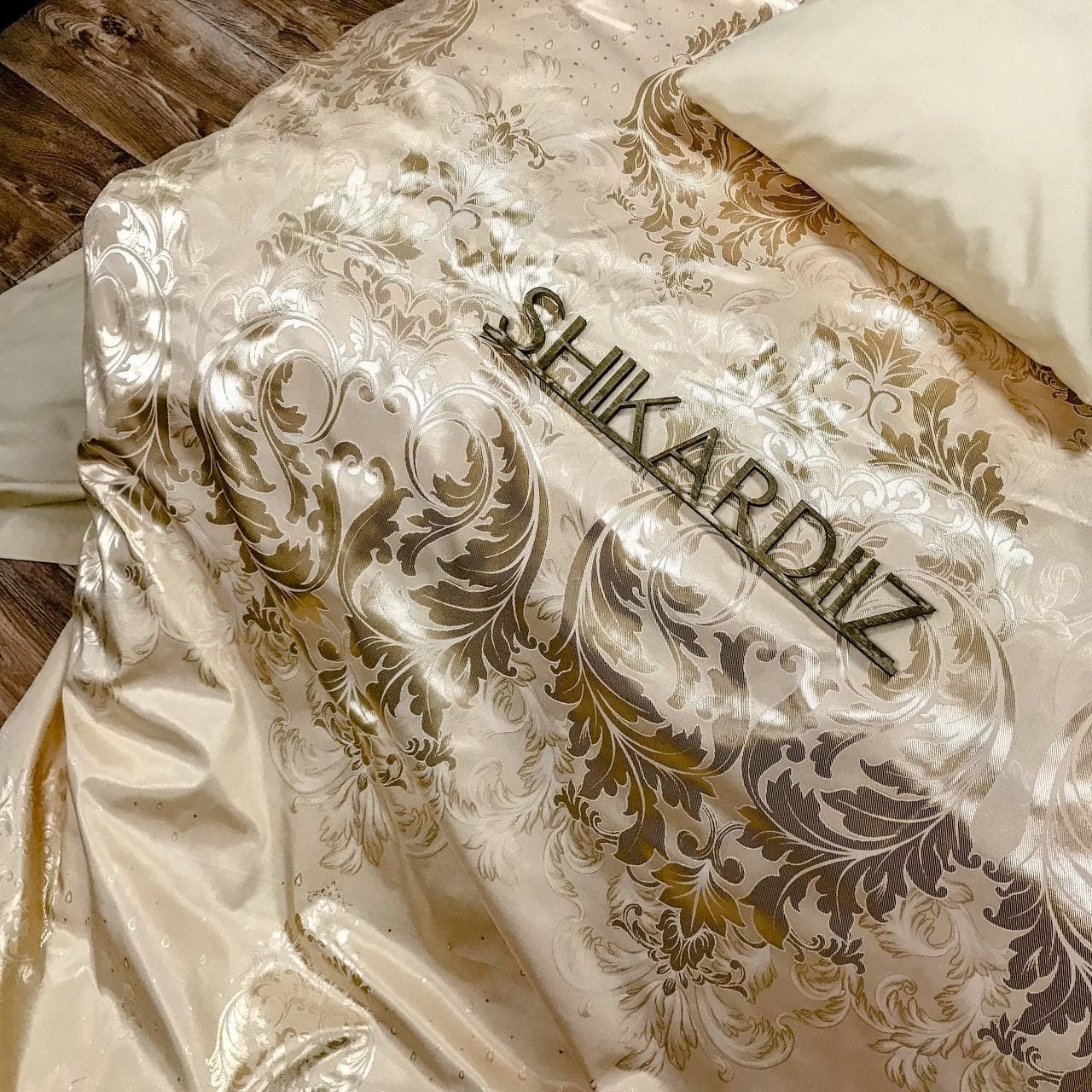 

Постільна білизна Shikardiiz "Золото" (сатин-жакард )-200х220, золотий