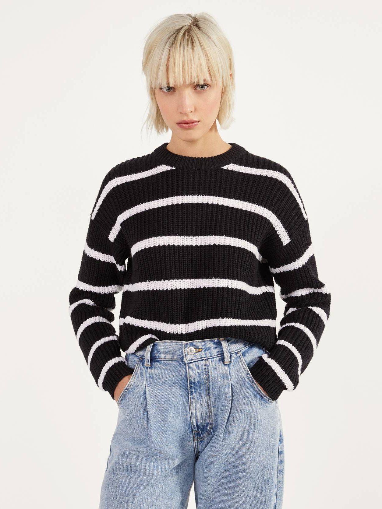 

Джемпер Bershka 1779/645/250 S Черный с белым