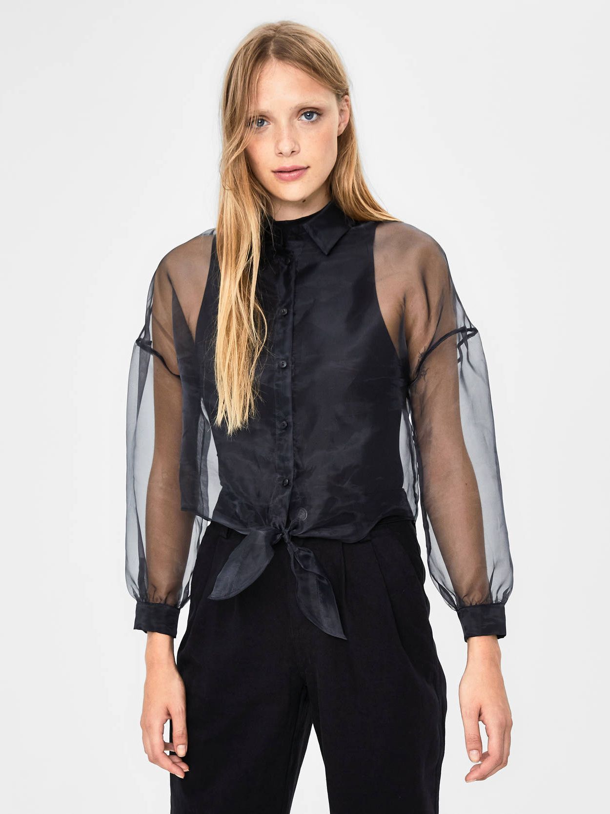 

Блузка Bershka 5852/962/800 M Черная