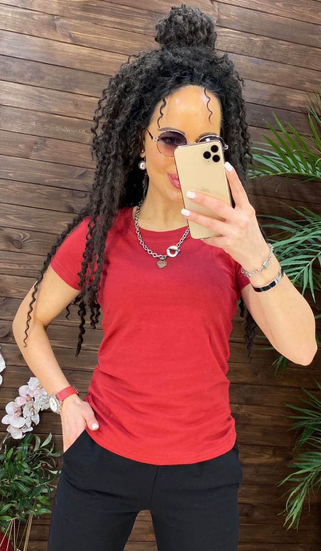 

Fashions • Базовая женская футболка Base Fashions S бордовый (44125тк)