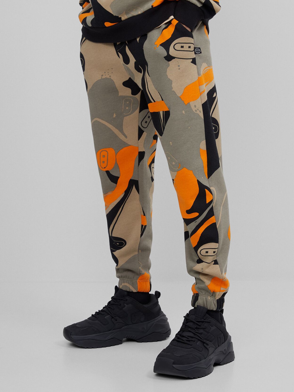 

Спортивные штаны Bershka 5347/538/800 L Хаки