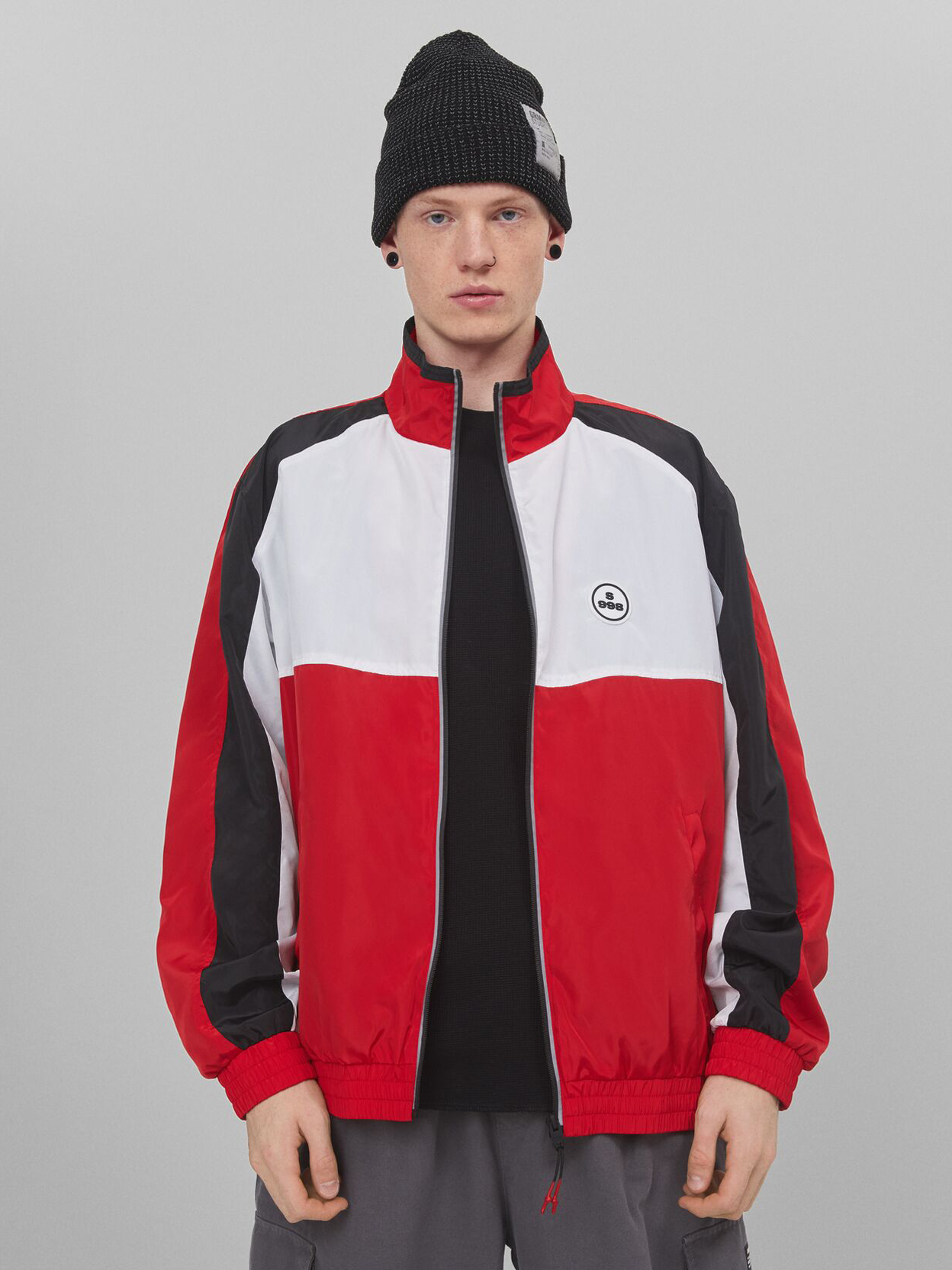 

Ветровка Bershka 6390/777/800 L Красная с белым и черным