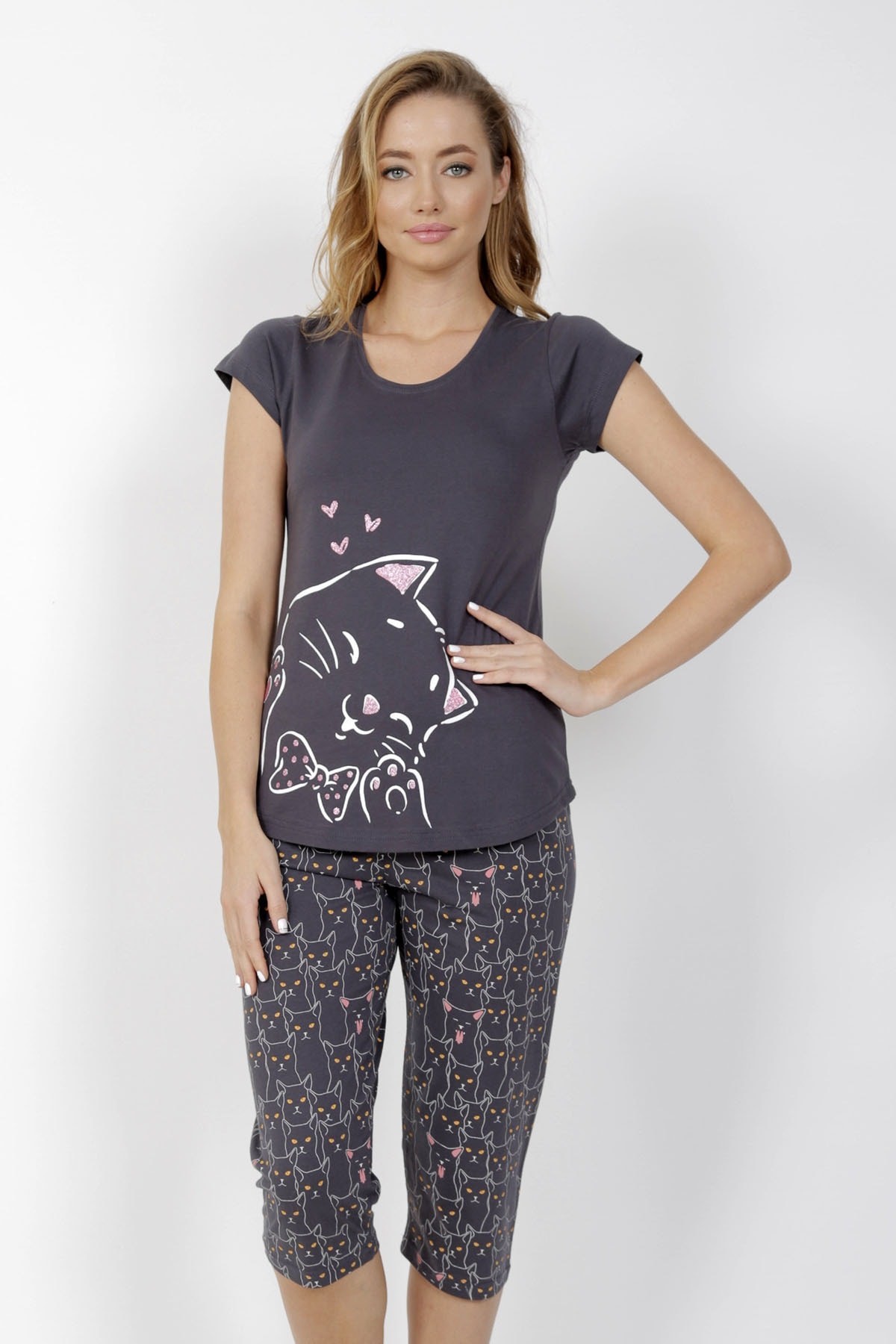 

Комплект футболка и бриджи Vienetta S серый 821501