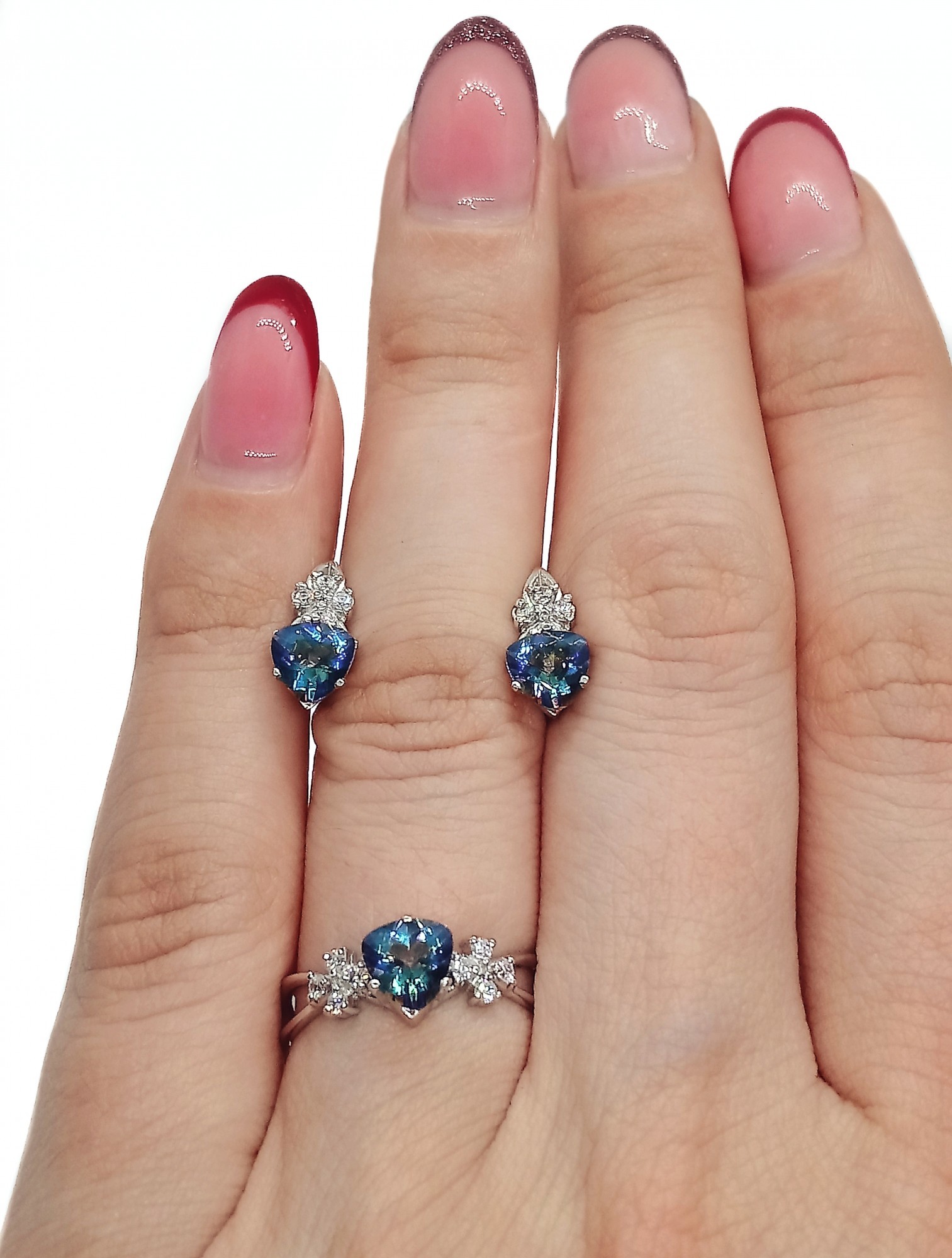 

Серебряный комплект с топазами мистик 20770тс