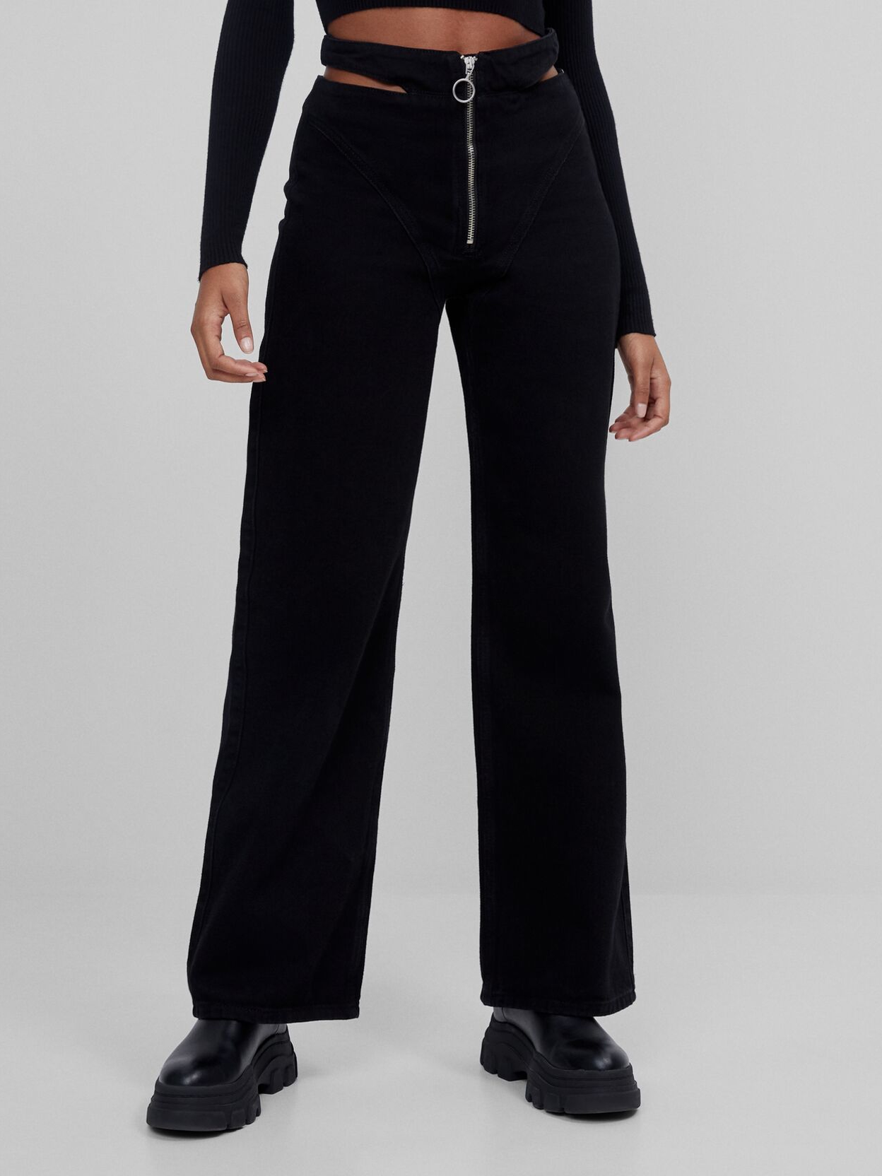 

Джинсы Bershka 5037/179/800 34 Черный джинс