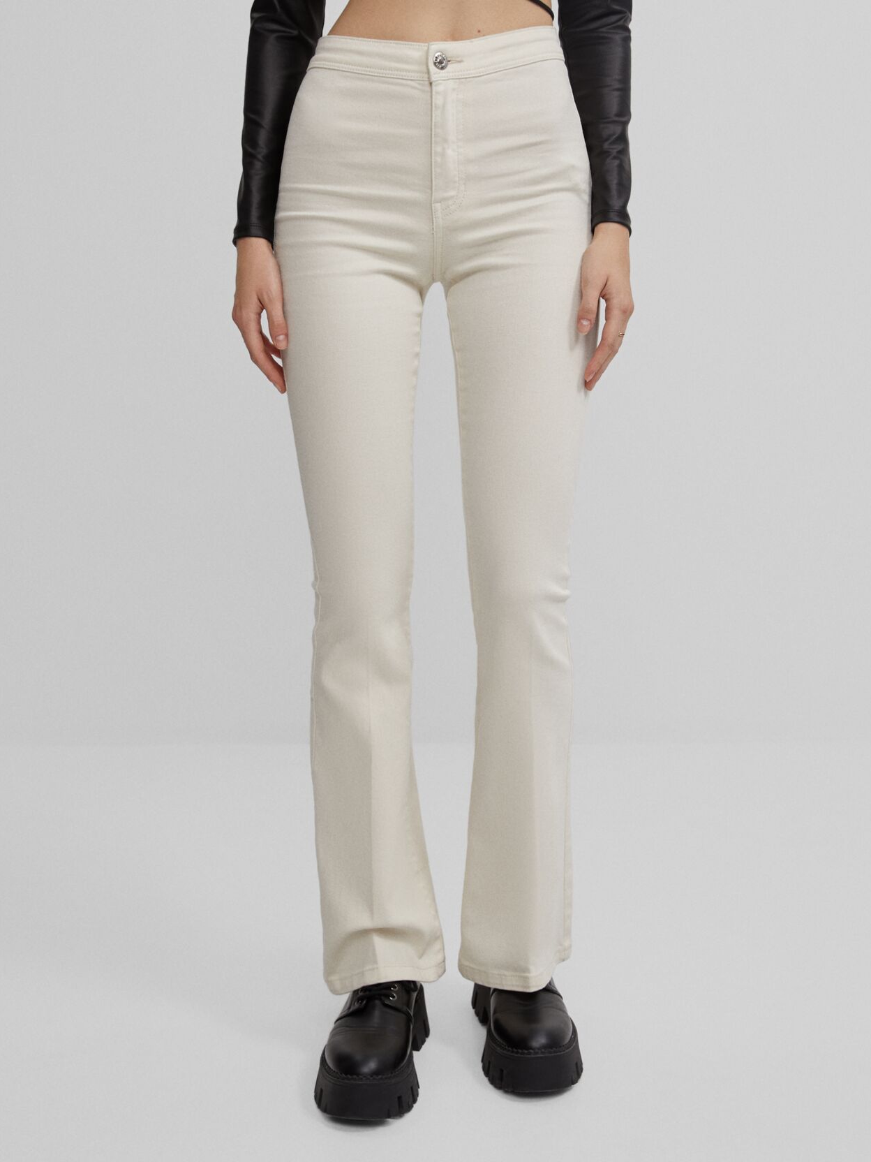 

Брюки Bershka 5058/019/711  Молочные, Брюки Bershka 5058/019/711 32 Молочные
