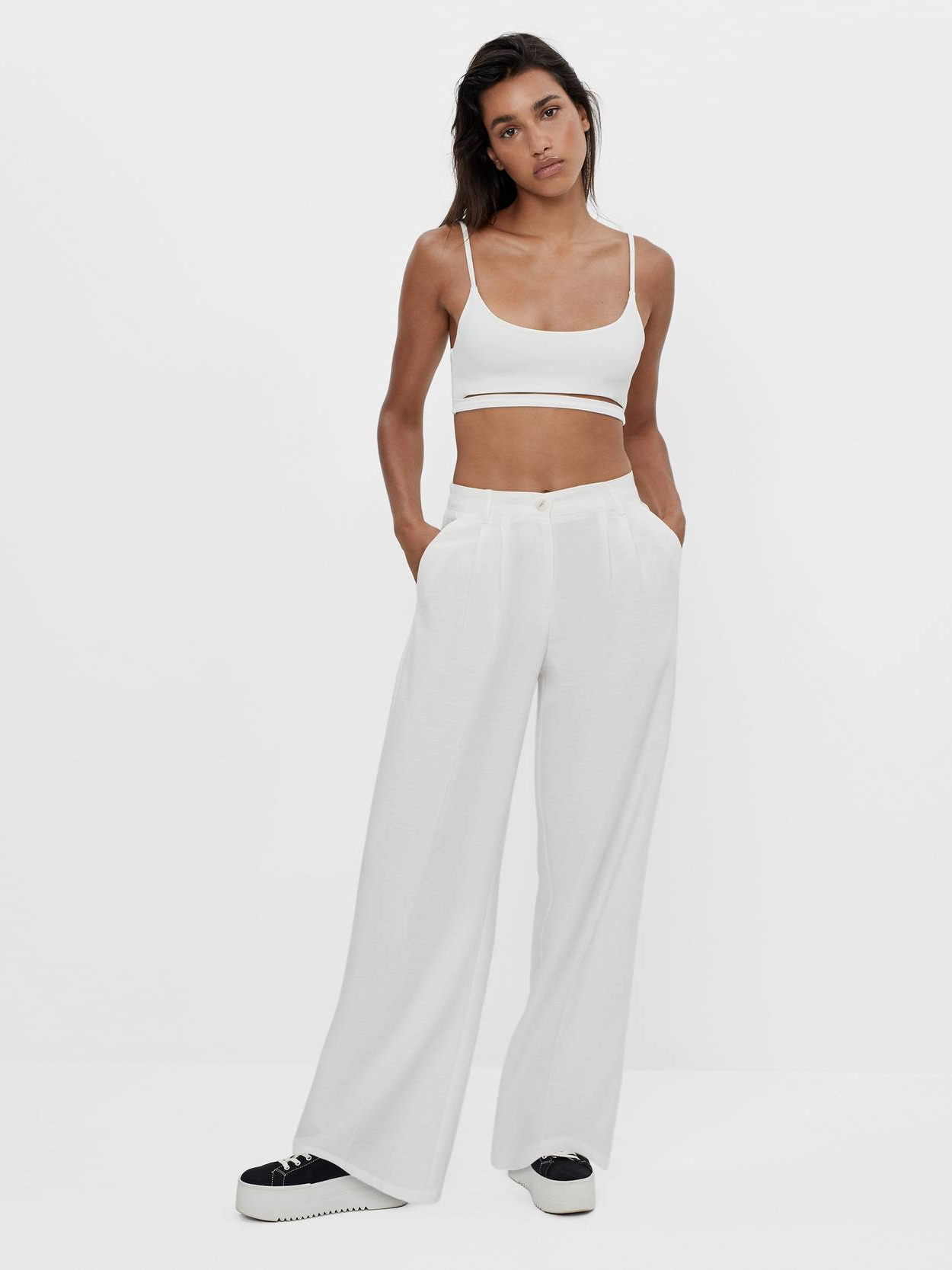 

Брюки Bershka 5059/168/250 XS Белые
