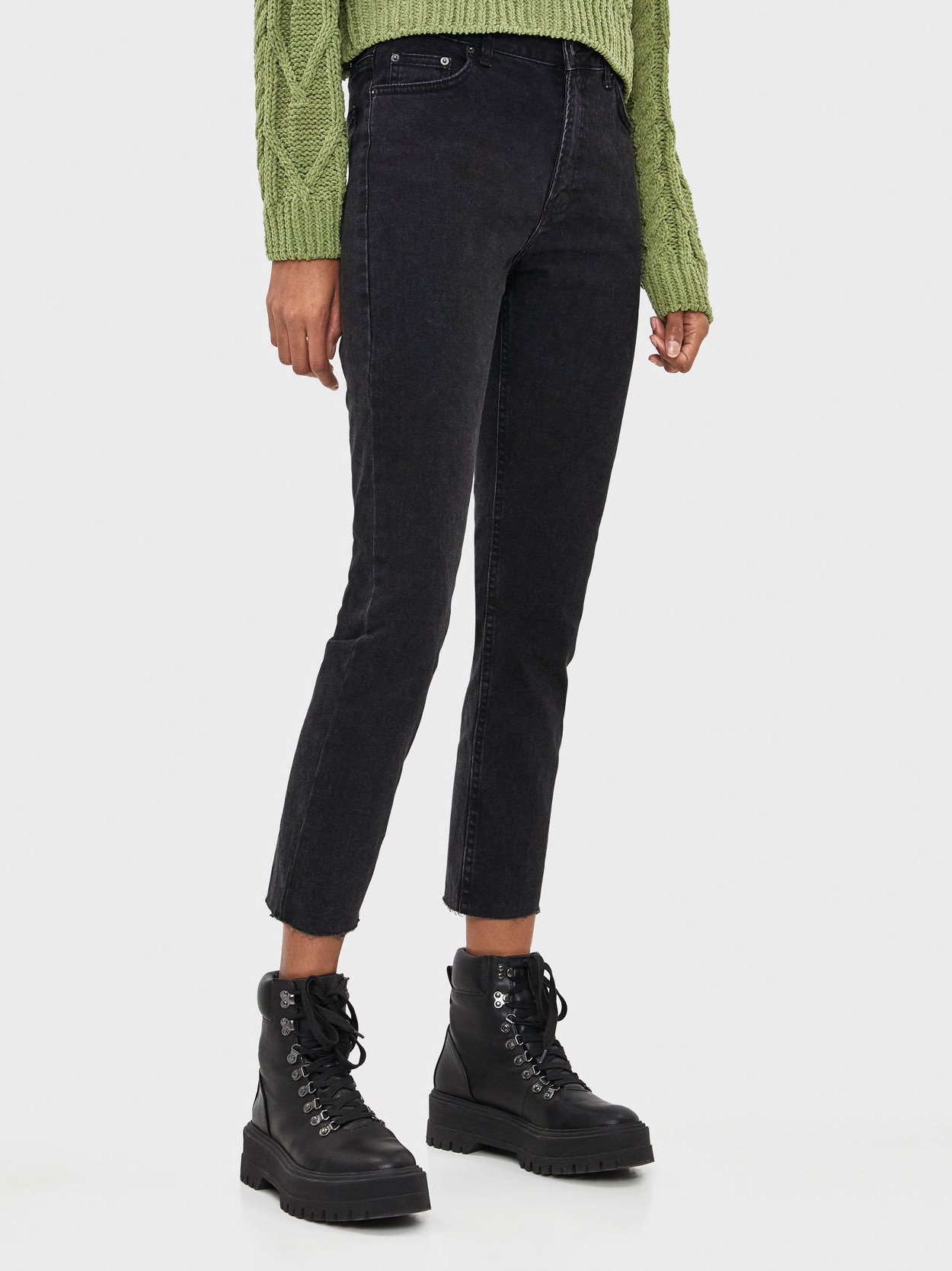

Джинсы Bershka 5161/335/800 36 Черный джинс