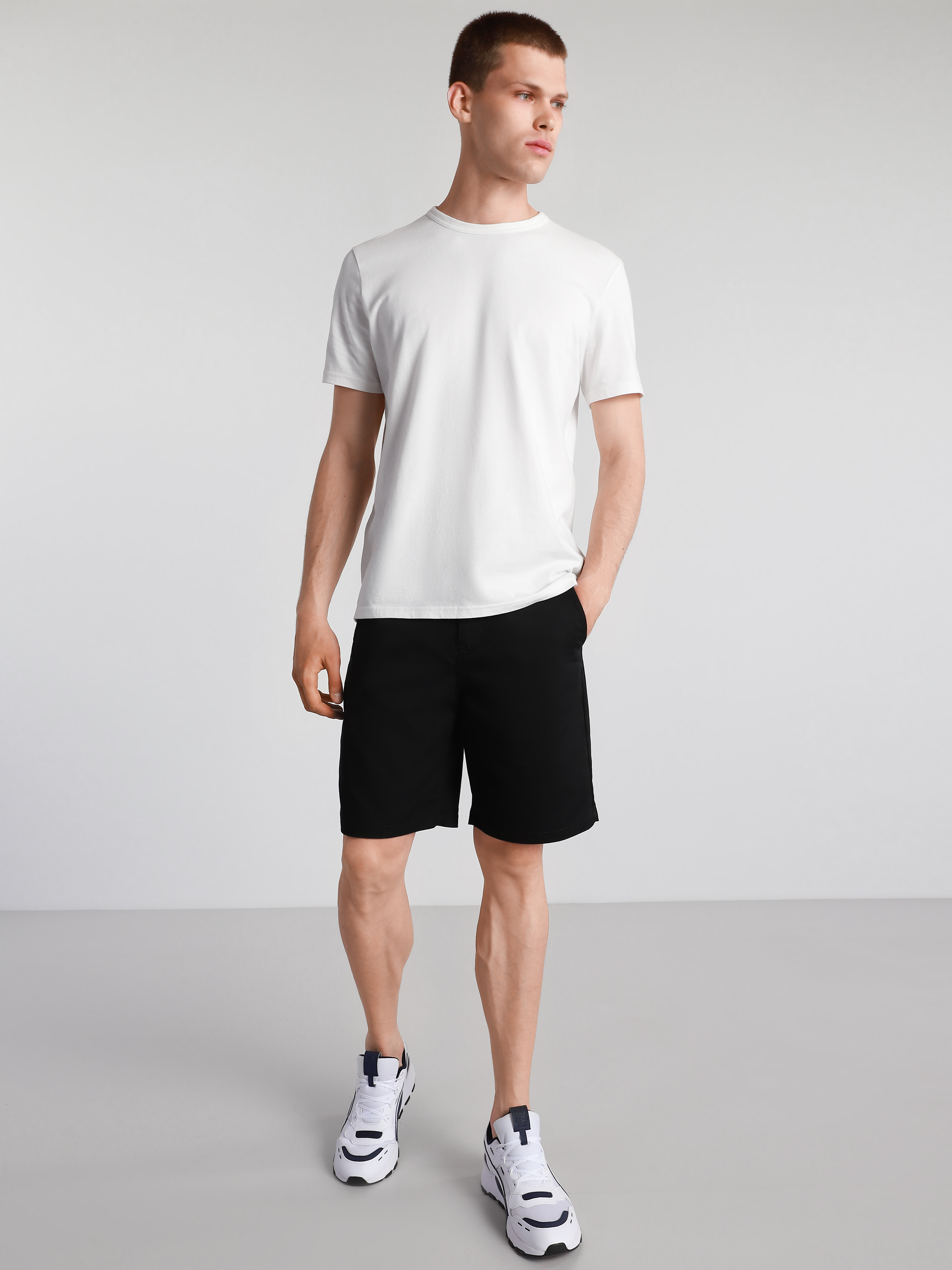 

Шорты Vans V1185 32 Черные