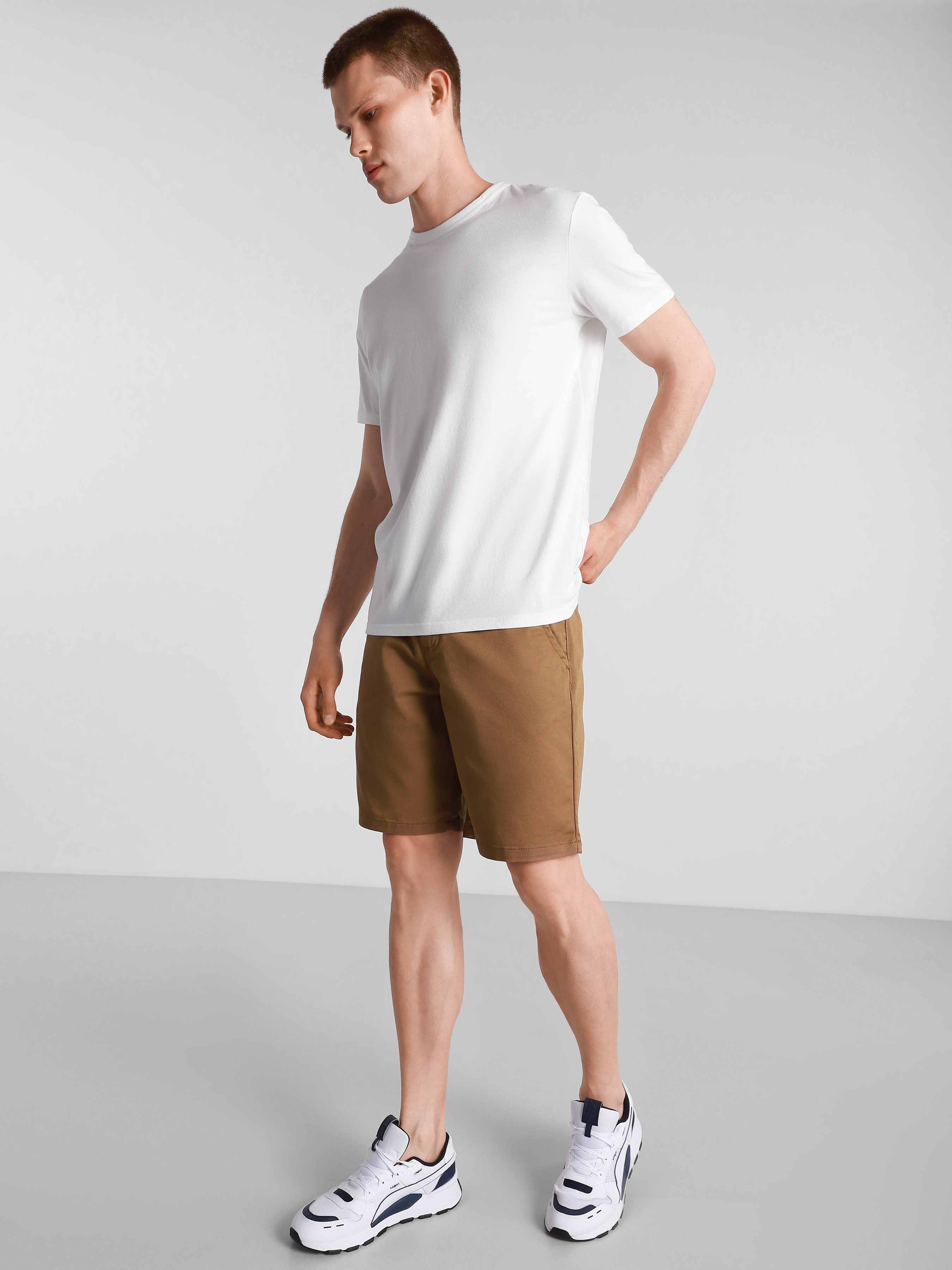 

Шорты Vans V1186 32 Бежевые