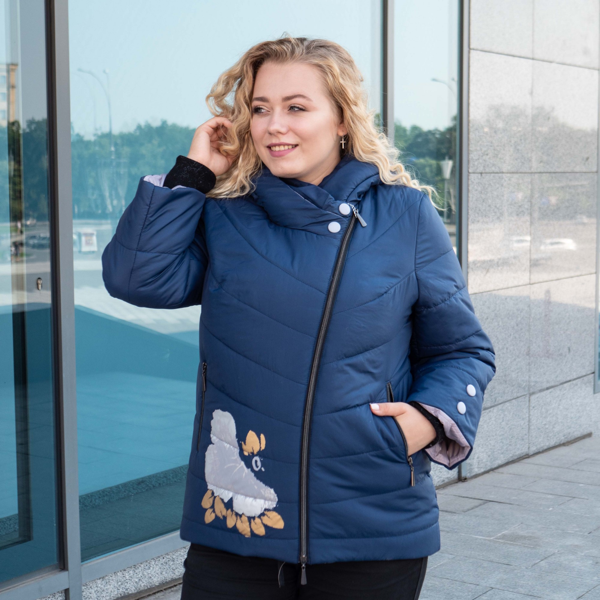 

Женская демисезонная куртка большого размера UF-Fashion Gabbi-x  темно-синий, Женская демисезонная куртка большого размера UF-Fashion Gabbi-x 58 темно-синий