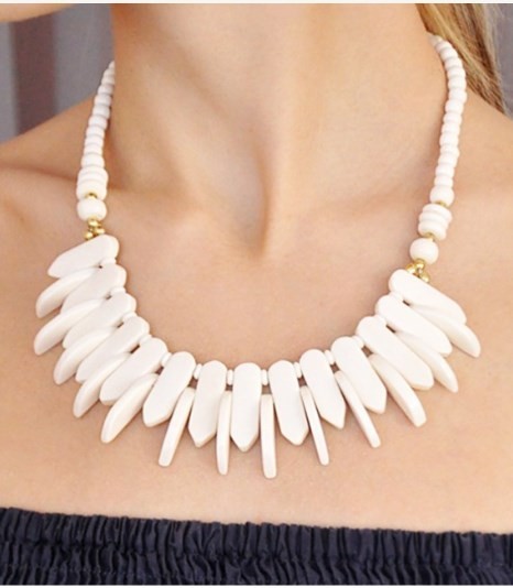 

Колье из кости Indira, цвет белый, длина украшения 47 см