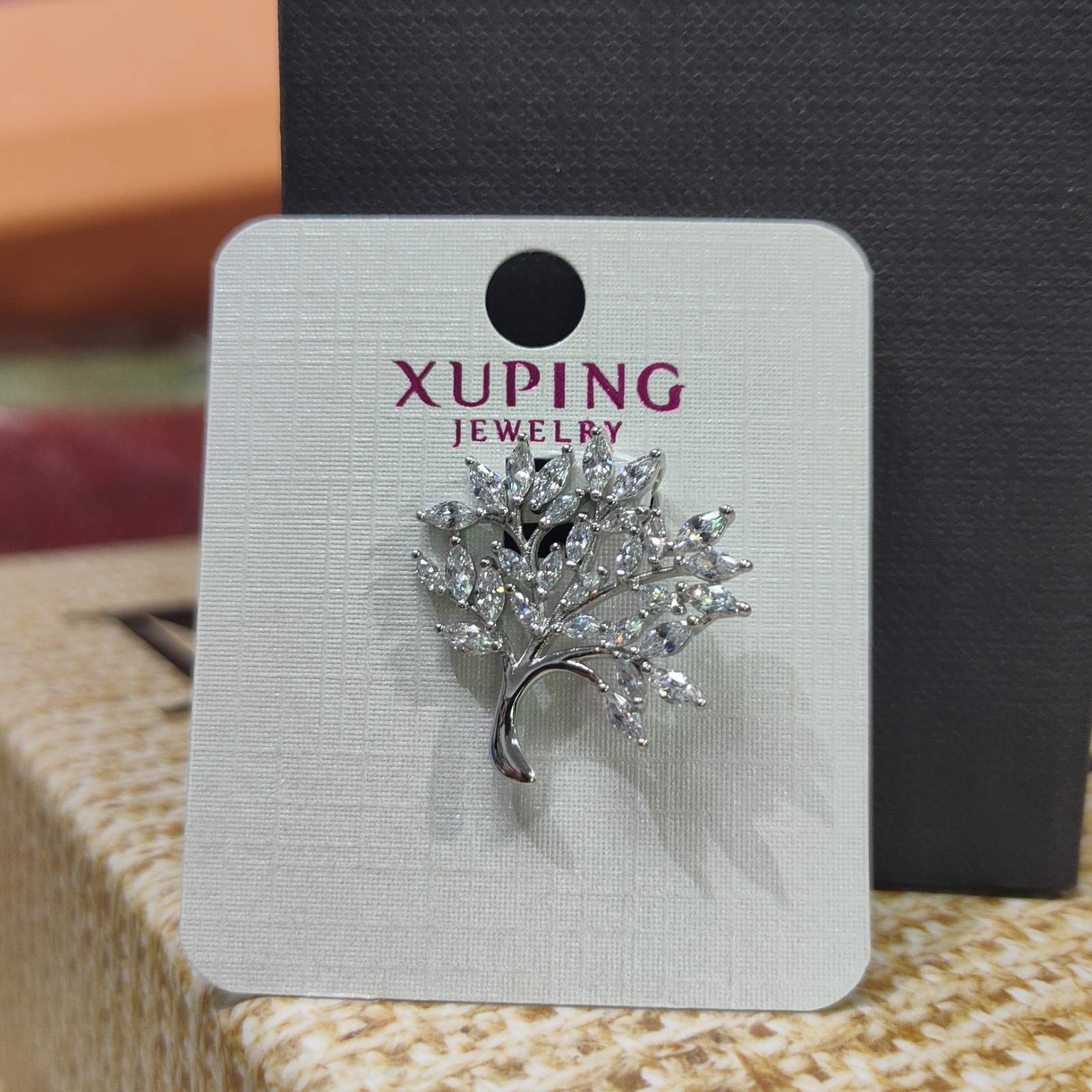 

Кулон Xuping Дерево с цирконием посеребренный 61098