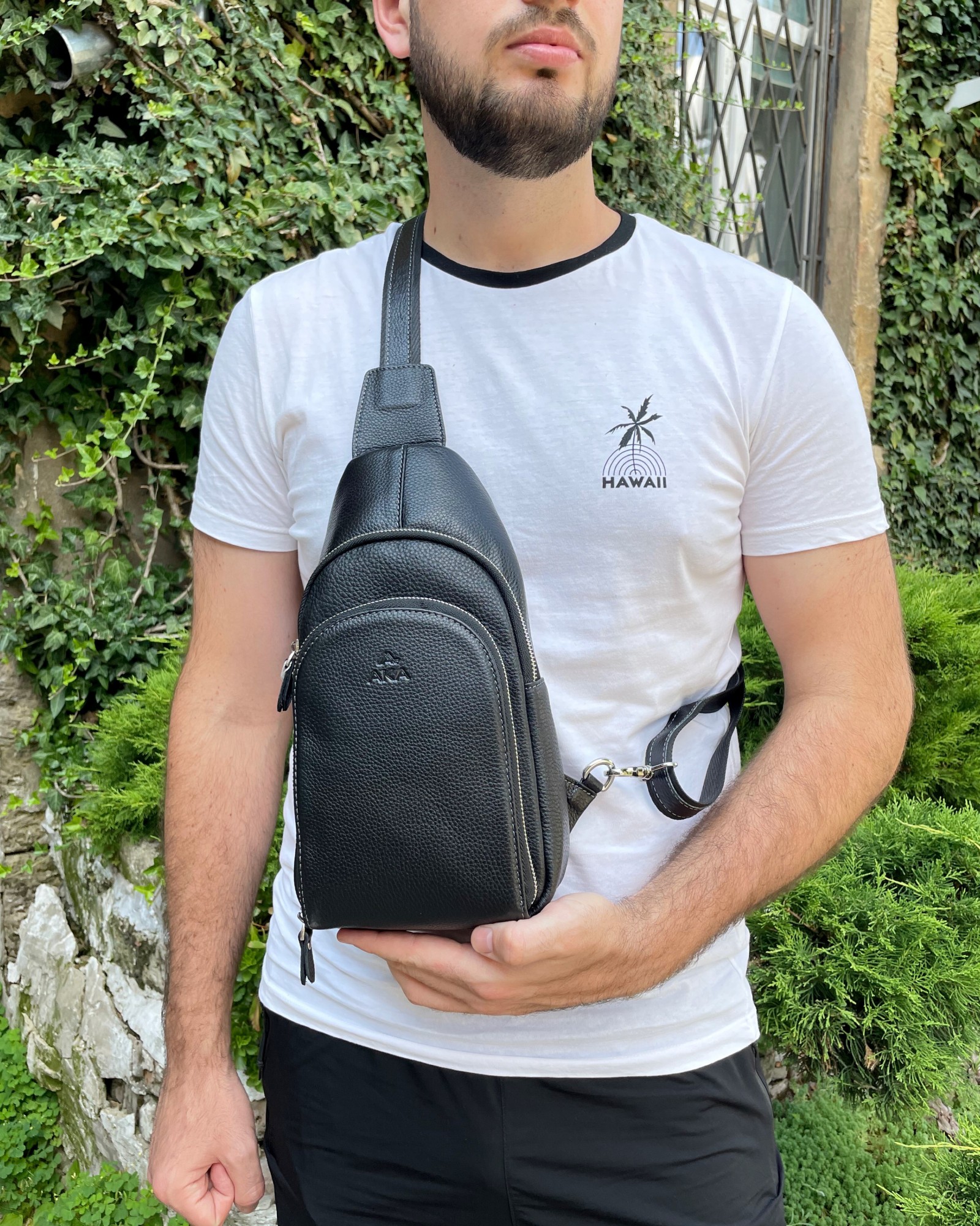 

Мужская кожаная сумка на плечо 31 17 7 см. Magicbag
