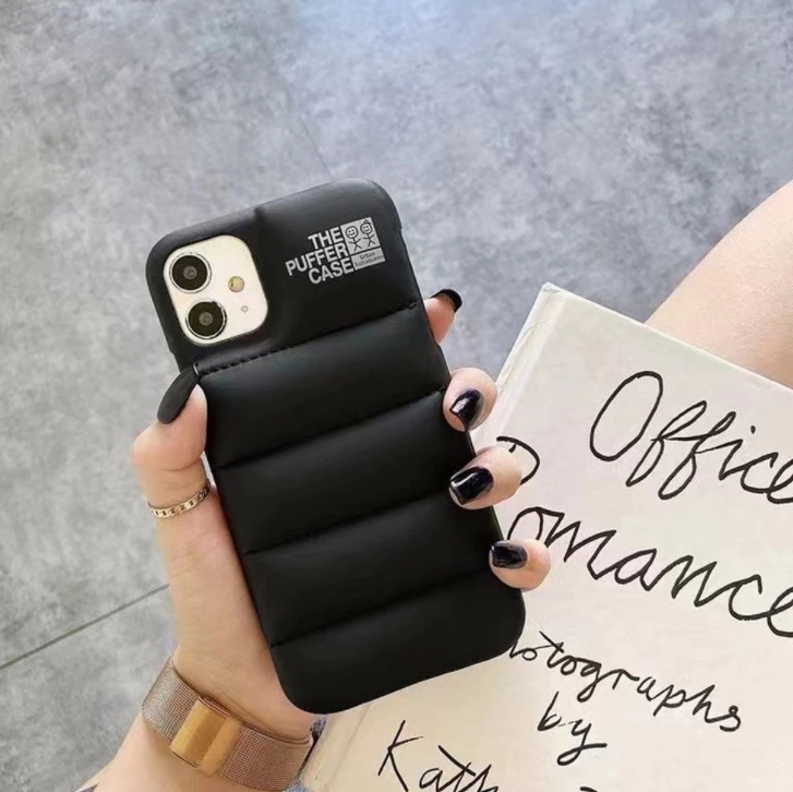 

Черный пуферний чехол-пуховик для iPhone 12 Pro Max