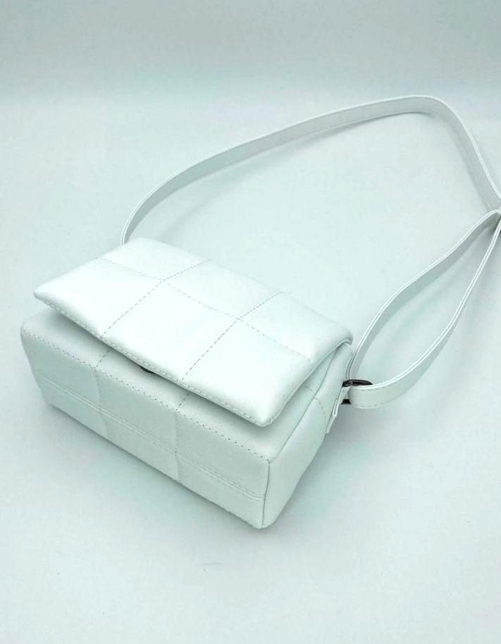 

Маленькая женская стеганая сумка клатч Aliri-627-00 белого цвета