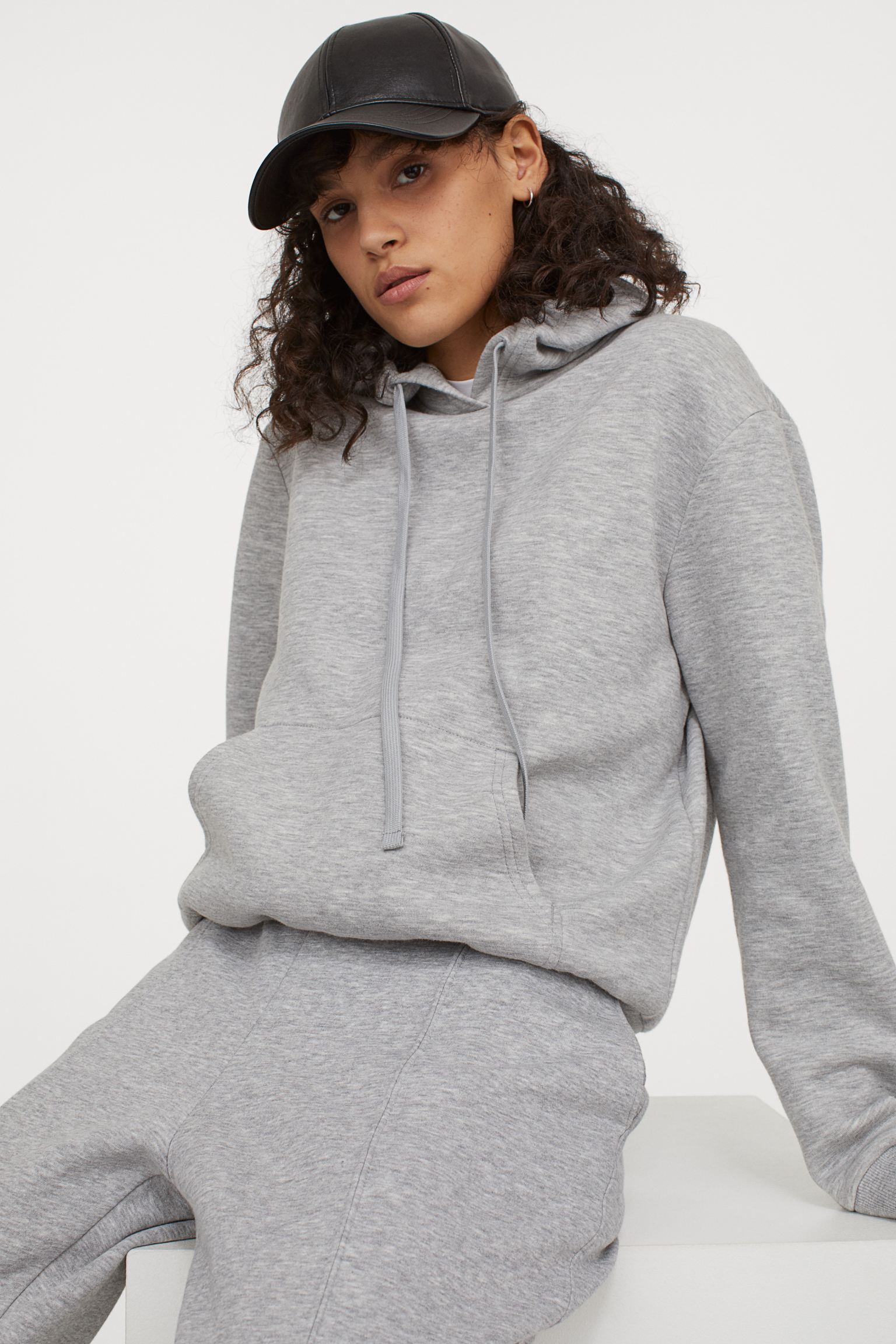 

Худи H&M L серый меланж 23027156242