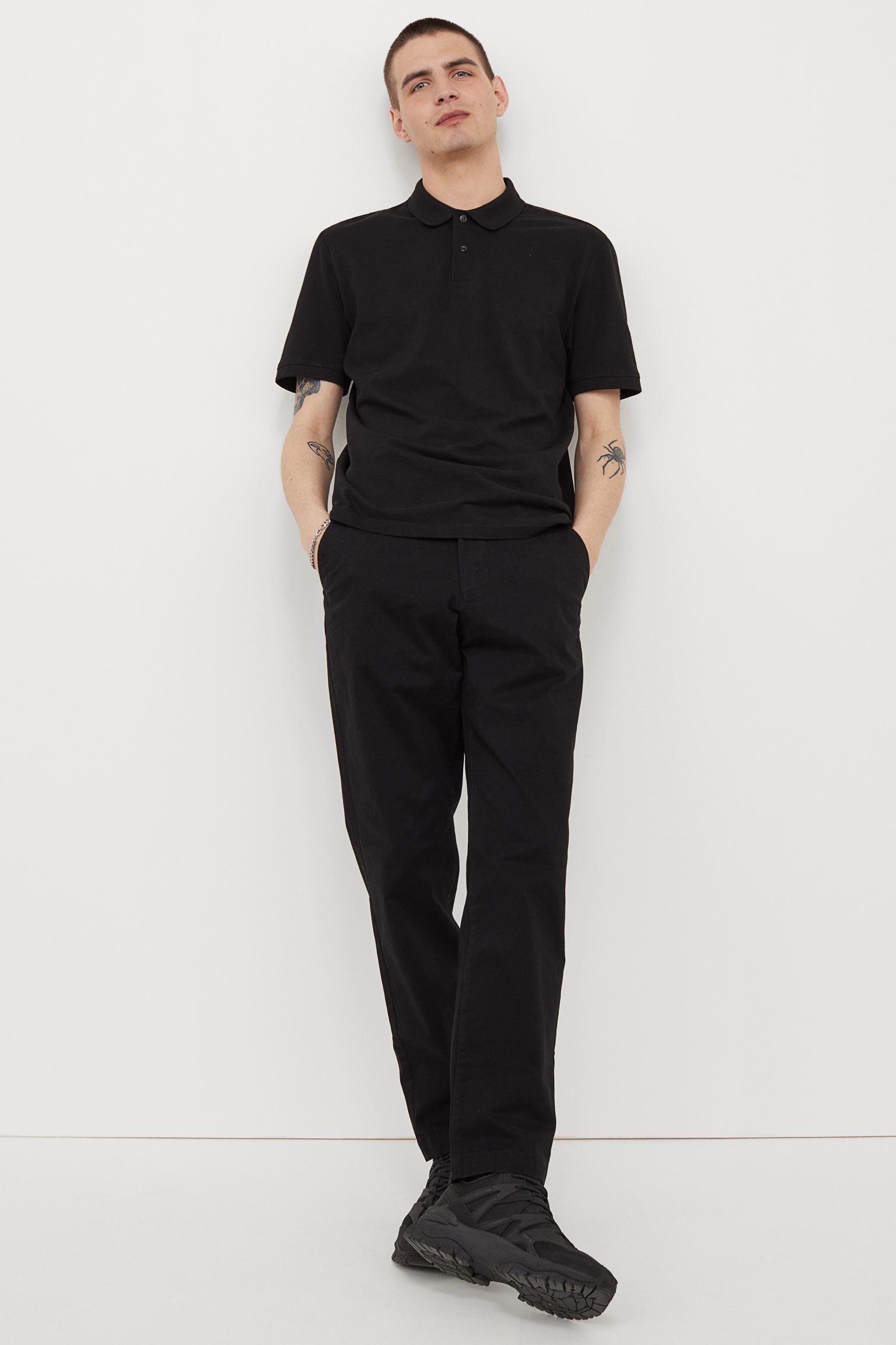 

Брюки H&M 32/30 черный 16079059322
