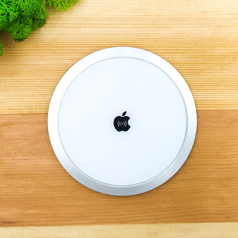 

Беспроводное зарядное устройство TCCG для Apple 8/X FAST Charge Metal Case