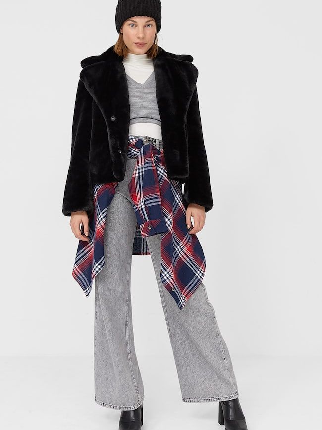 

Эко полушубок Stradivarius 5766/576/001 S Черный