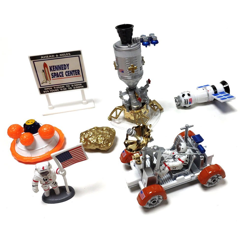 

Набор RealToy Космос 8 предметов (9113-48)