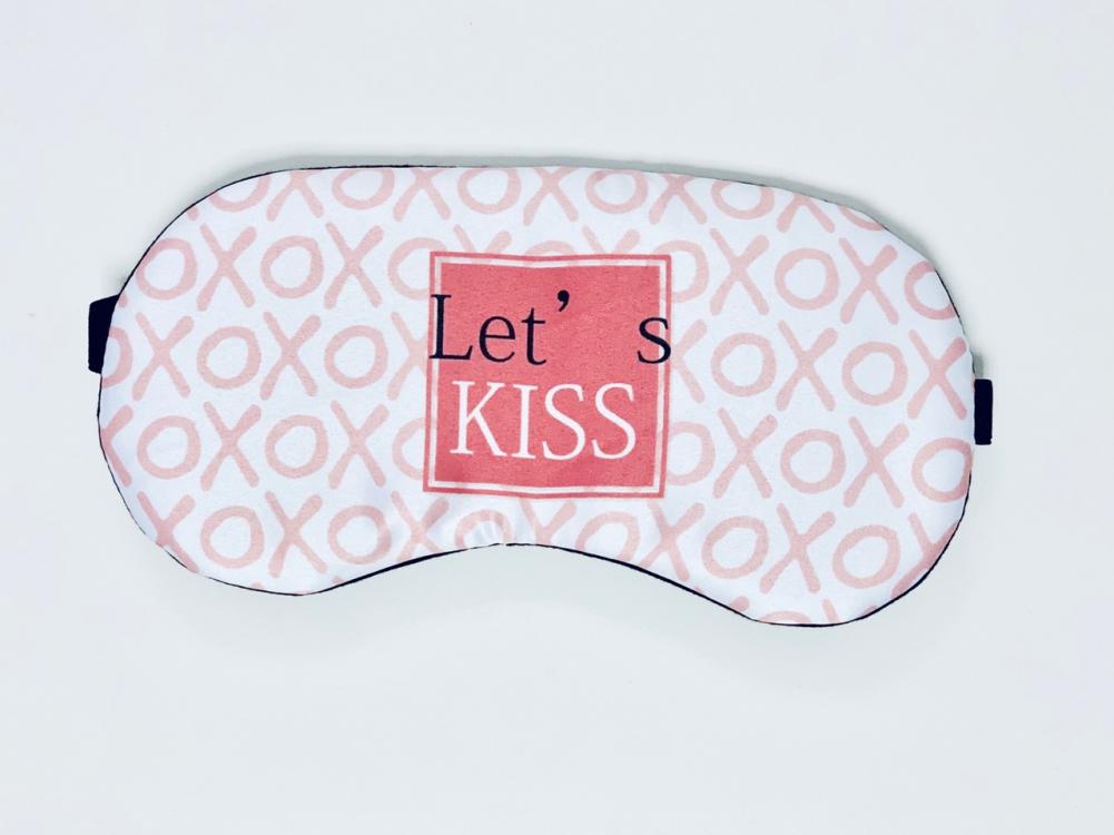 

Маска для сна Let is kiss