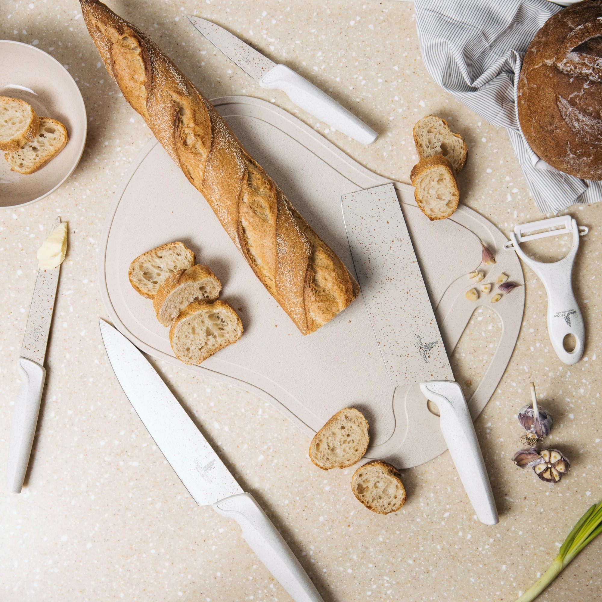 

Набор ножей Eco Wheat 5 предметов + досточка бежевый