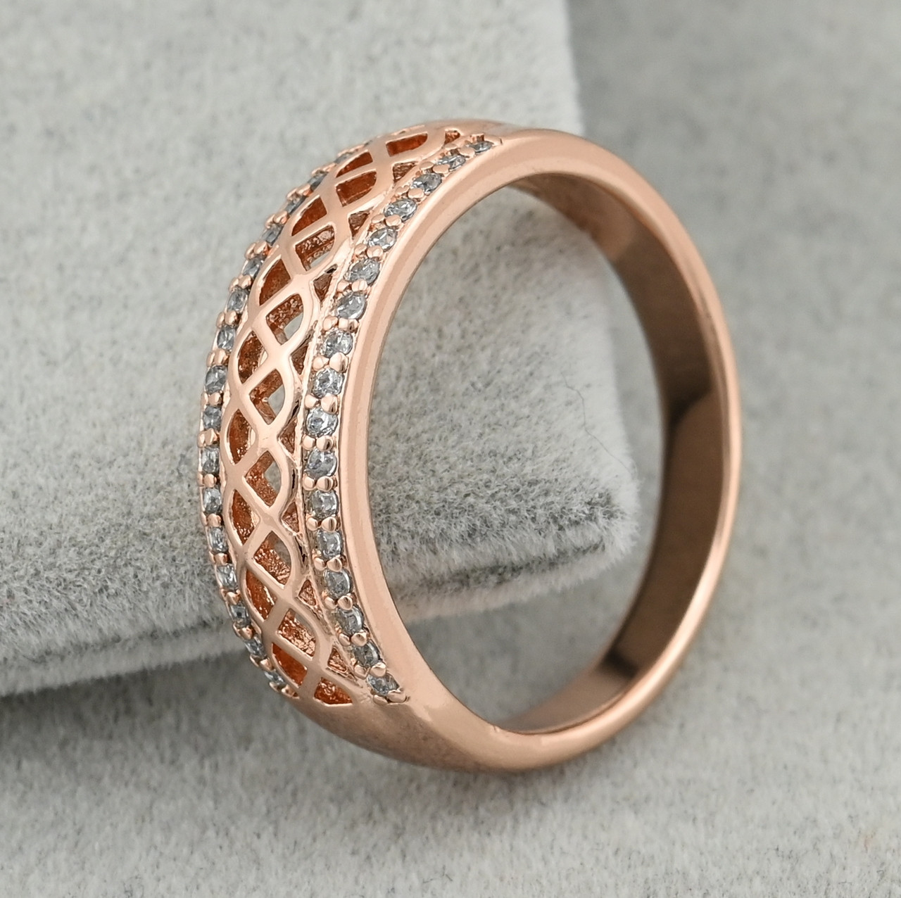 

Кольцо Xuping 30433 ширина 7 мм белые фианиты позолота РО20