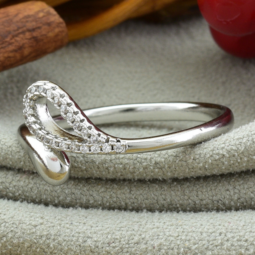 

Кольцо Xuping 15181 ширина 11 мм белые фианиты позолота Белое Золото18