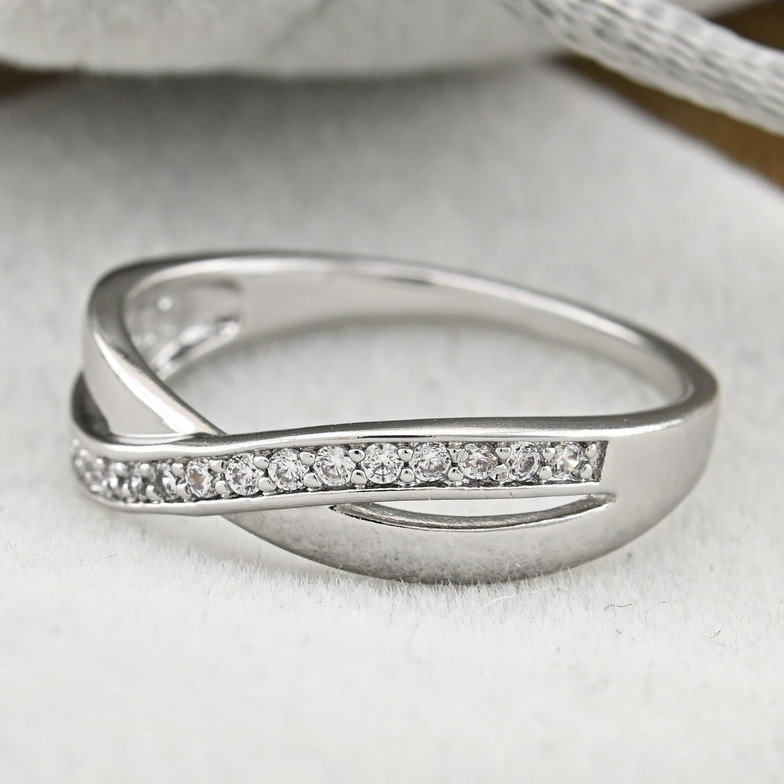 

Кольцо Xuping 14829 ширина 5 мм белые фианиты позолота Белое Золото18