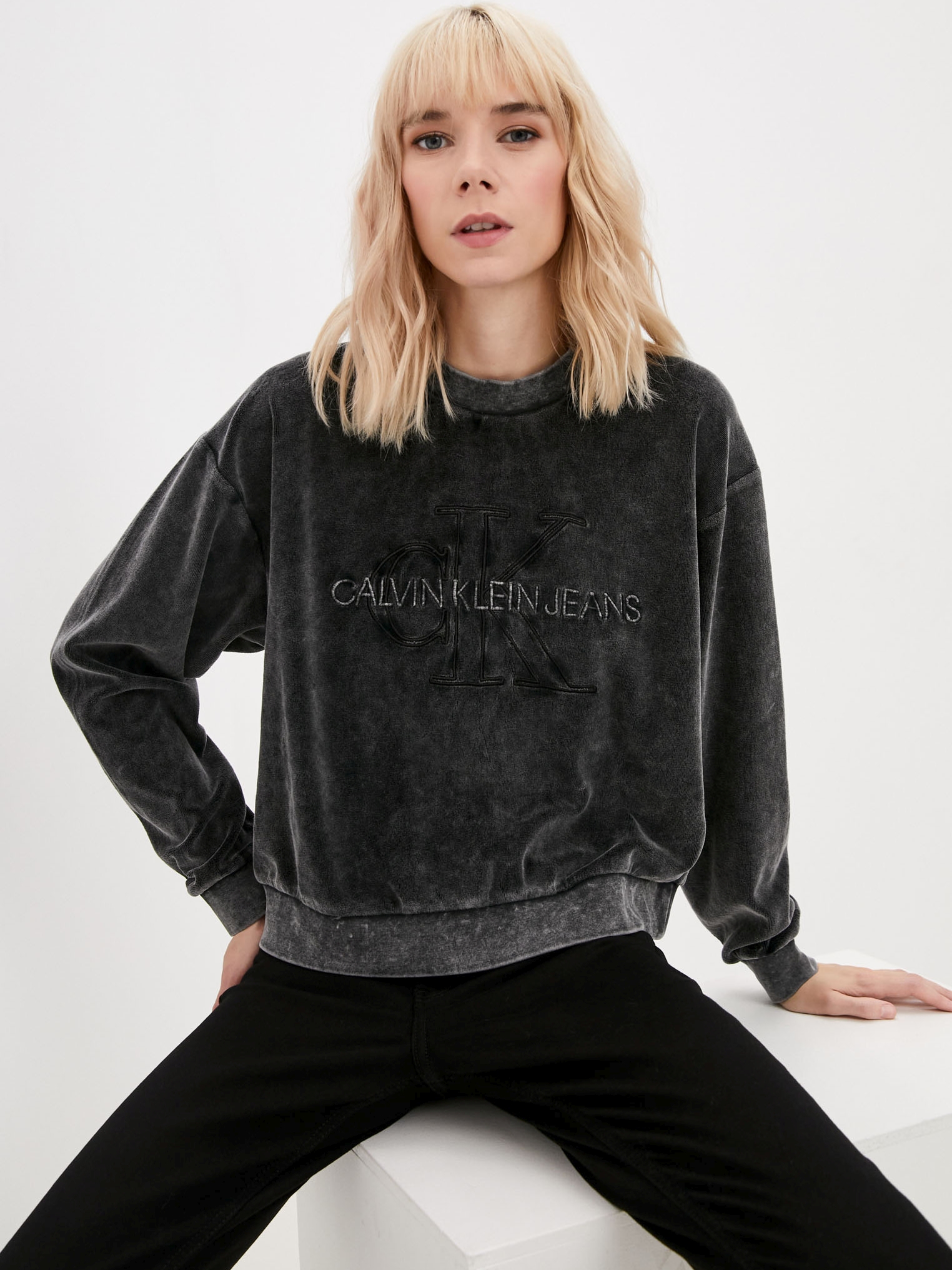 

Свитшот Calvin Klein Jeans Wash Velvet Sweatshirt J20J216237-BEH  Черный, Свитшот Calvin Klein Jeans Wash Velvet Sweatshirt J20J216237-BEH S Черный