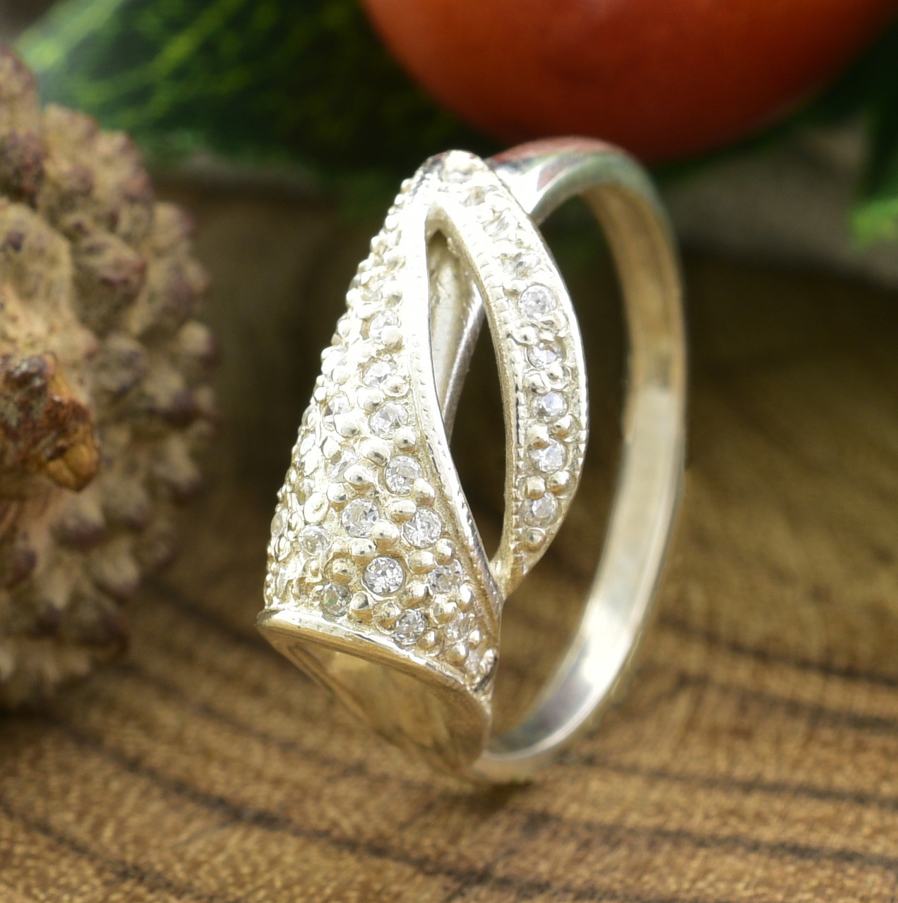 

Серебряное кольцо Алина вставка белые фианити19.5